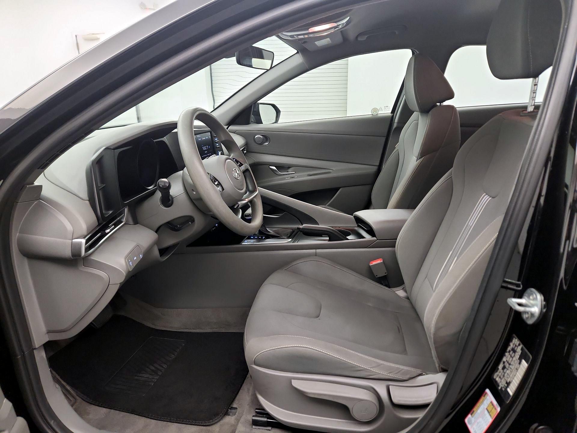 Thumbnail: 2023 Hyundai Elantra - 9