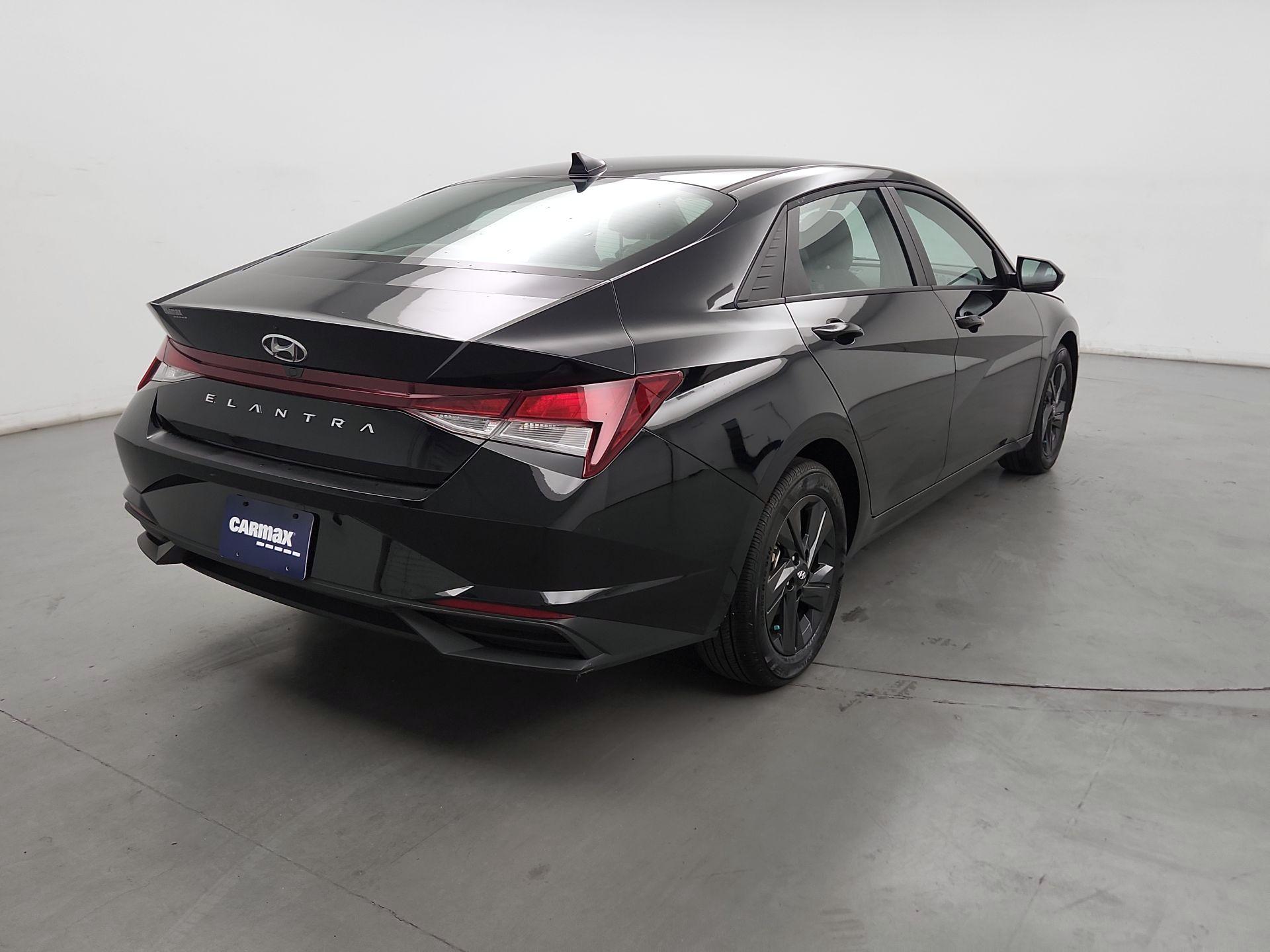 Thumbnail: 2023 Hyundai Elantra - 5