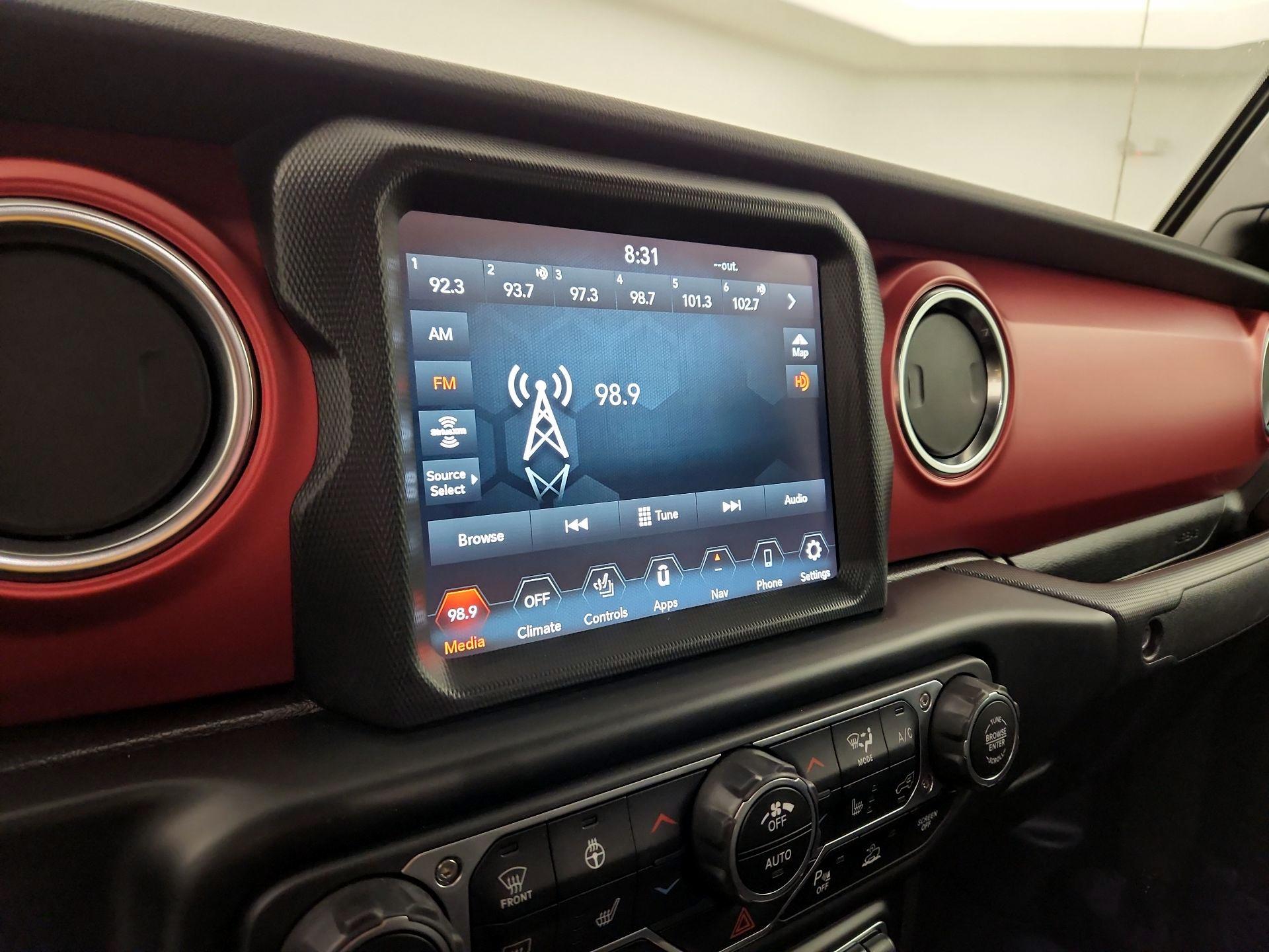 Thumbnail: 2021 Jeep Gladiator - 14