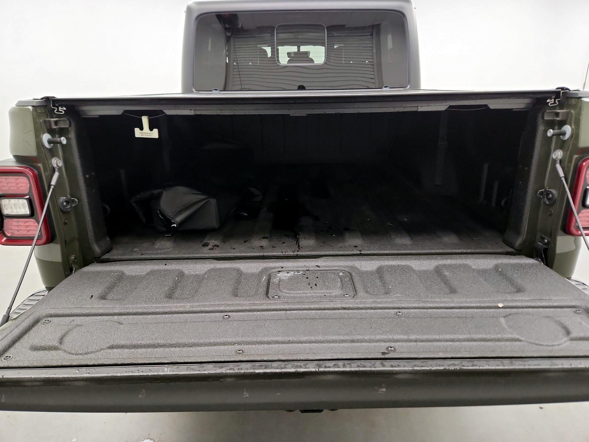 Thumbnail: 2021 Jeep Gladiator - 19