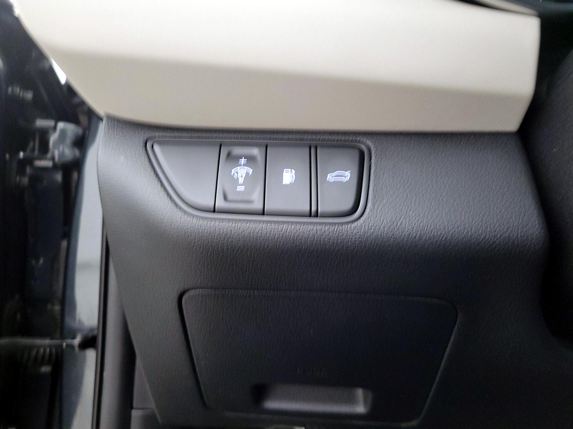 Thumbnail: 2023 Genesis G70 - 13