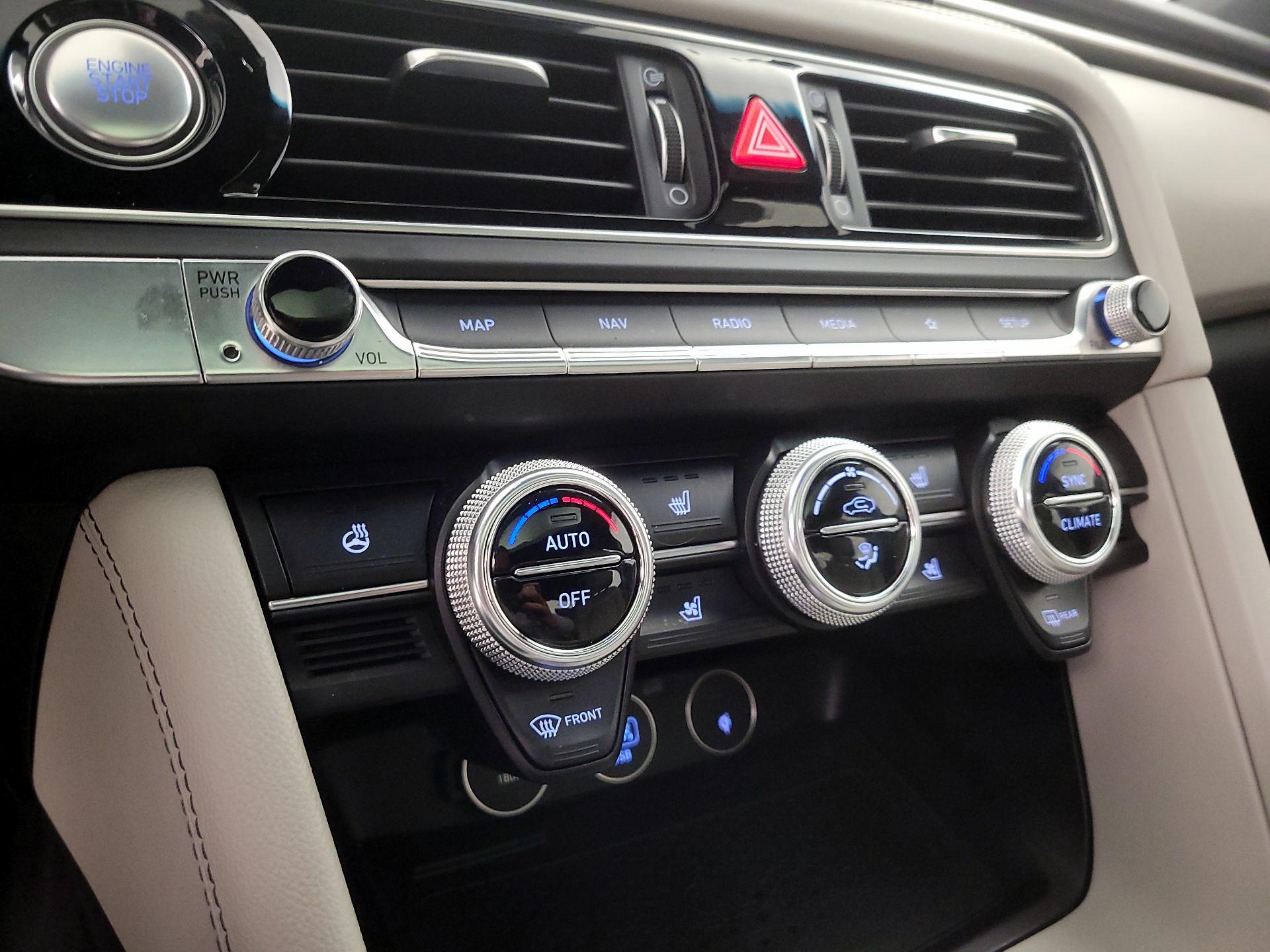 Thumbnail: 2023 Genesis G70 - 17