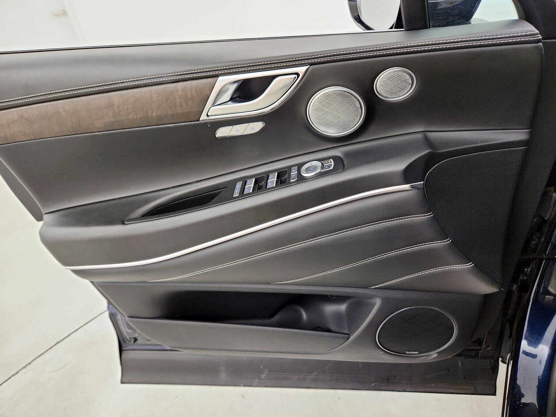 Thumbnail: 2023 Genesis GV80 - 12