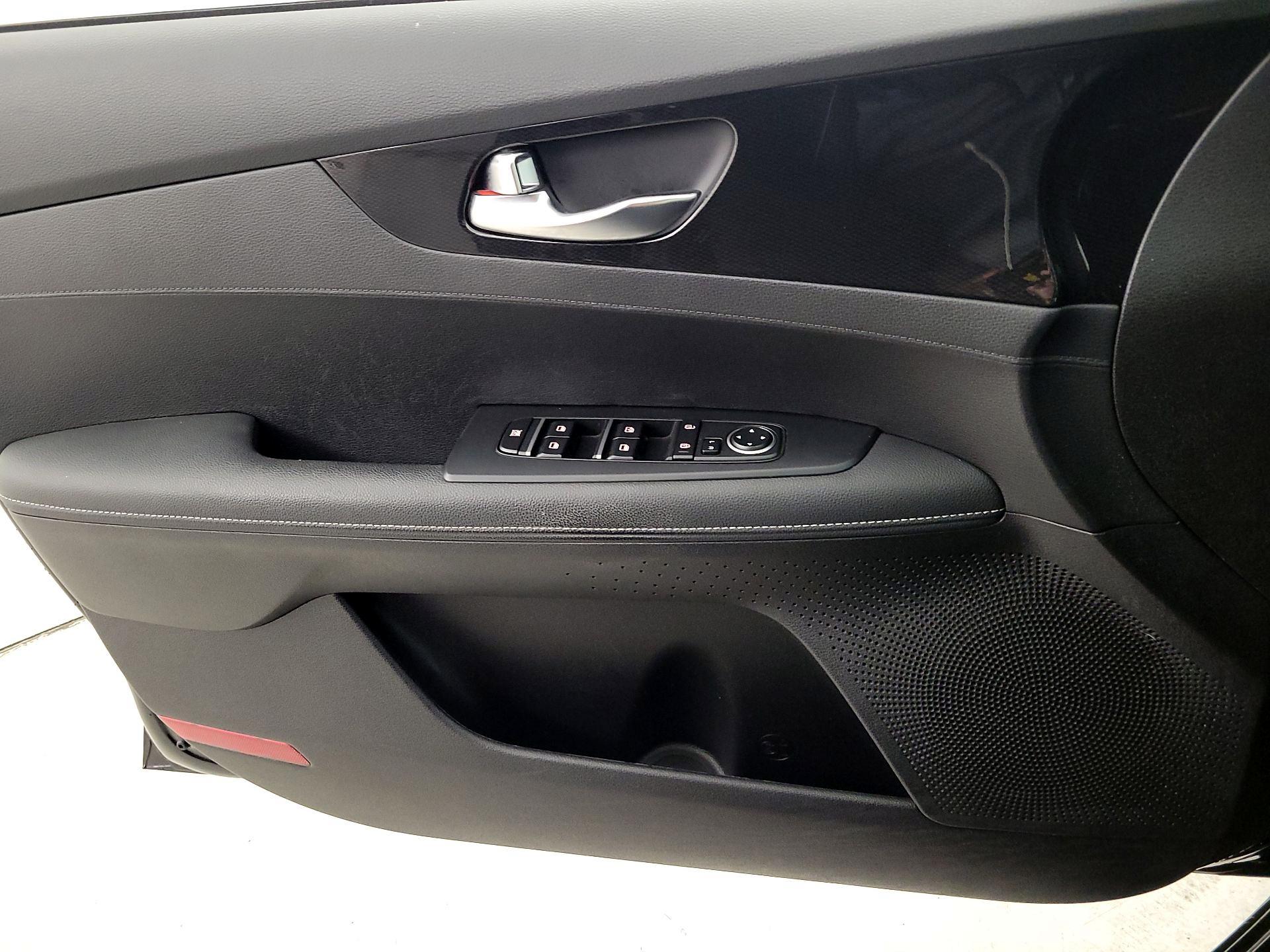 Thumbnail: 2023 Kia Forte - 12