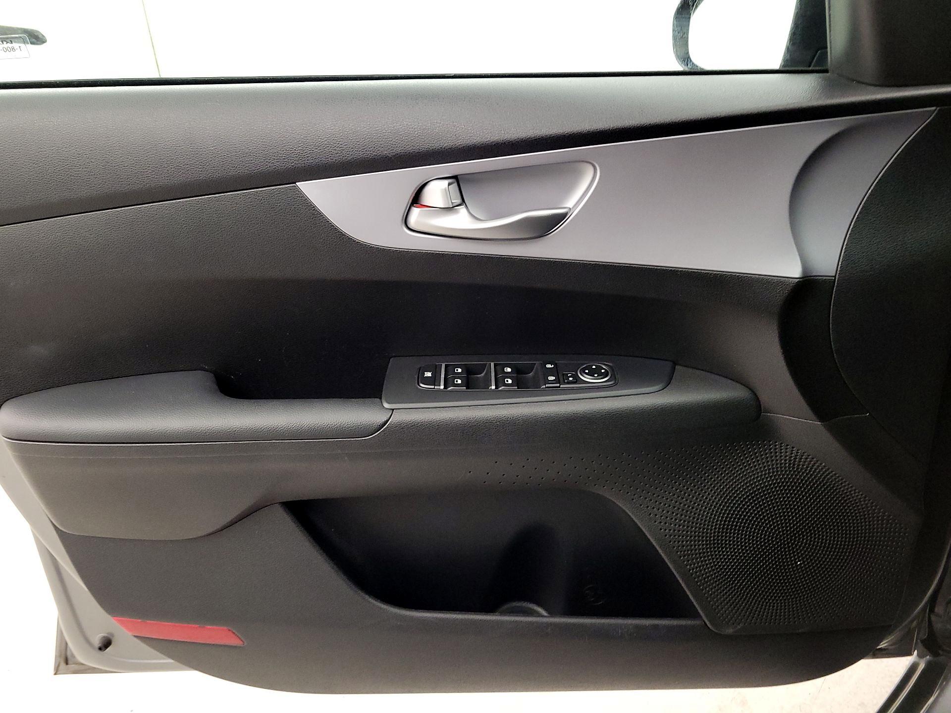 Thumbnail: 2024 Kia Forte - 12