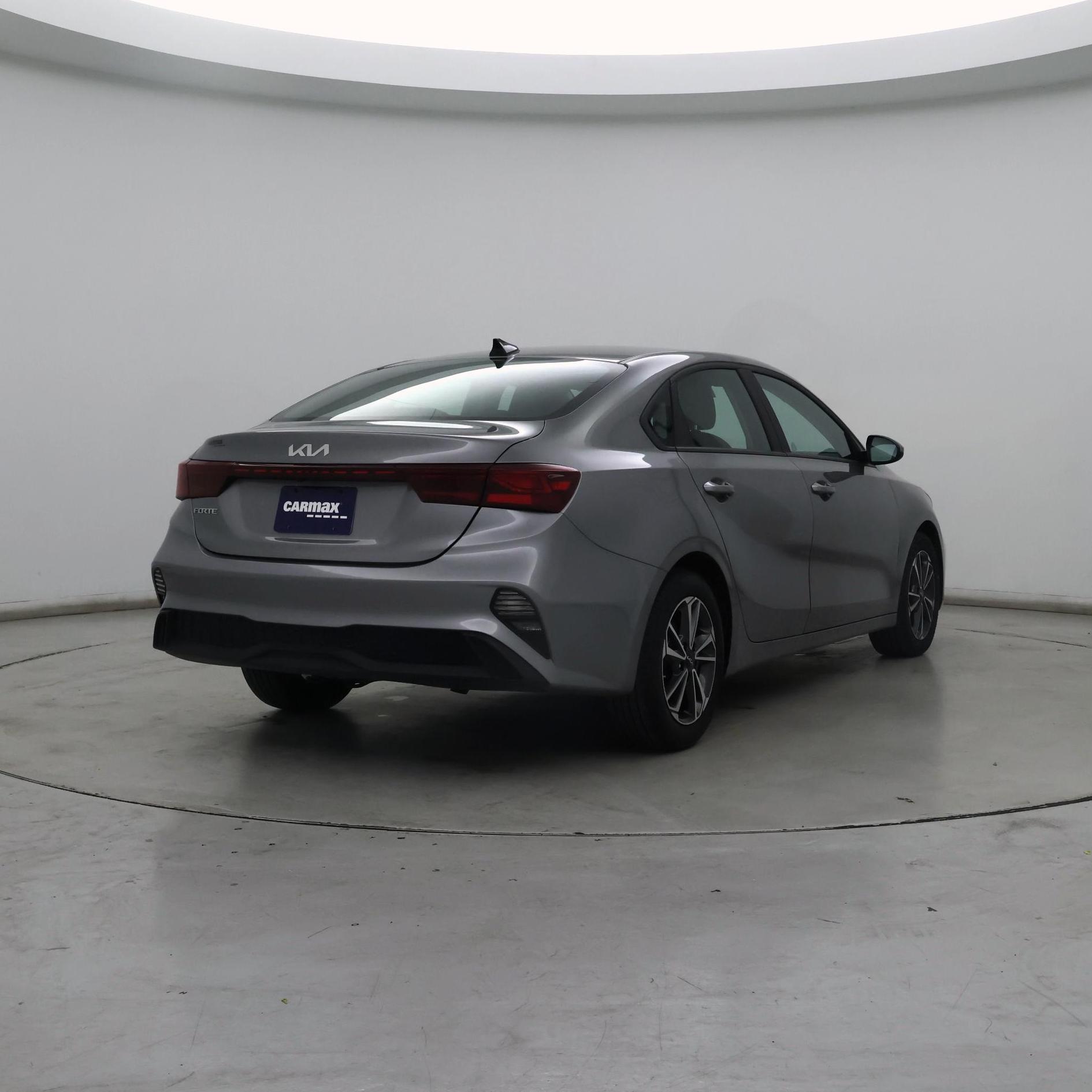 Thumbnail: 2024 Kia Forte - 8