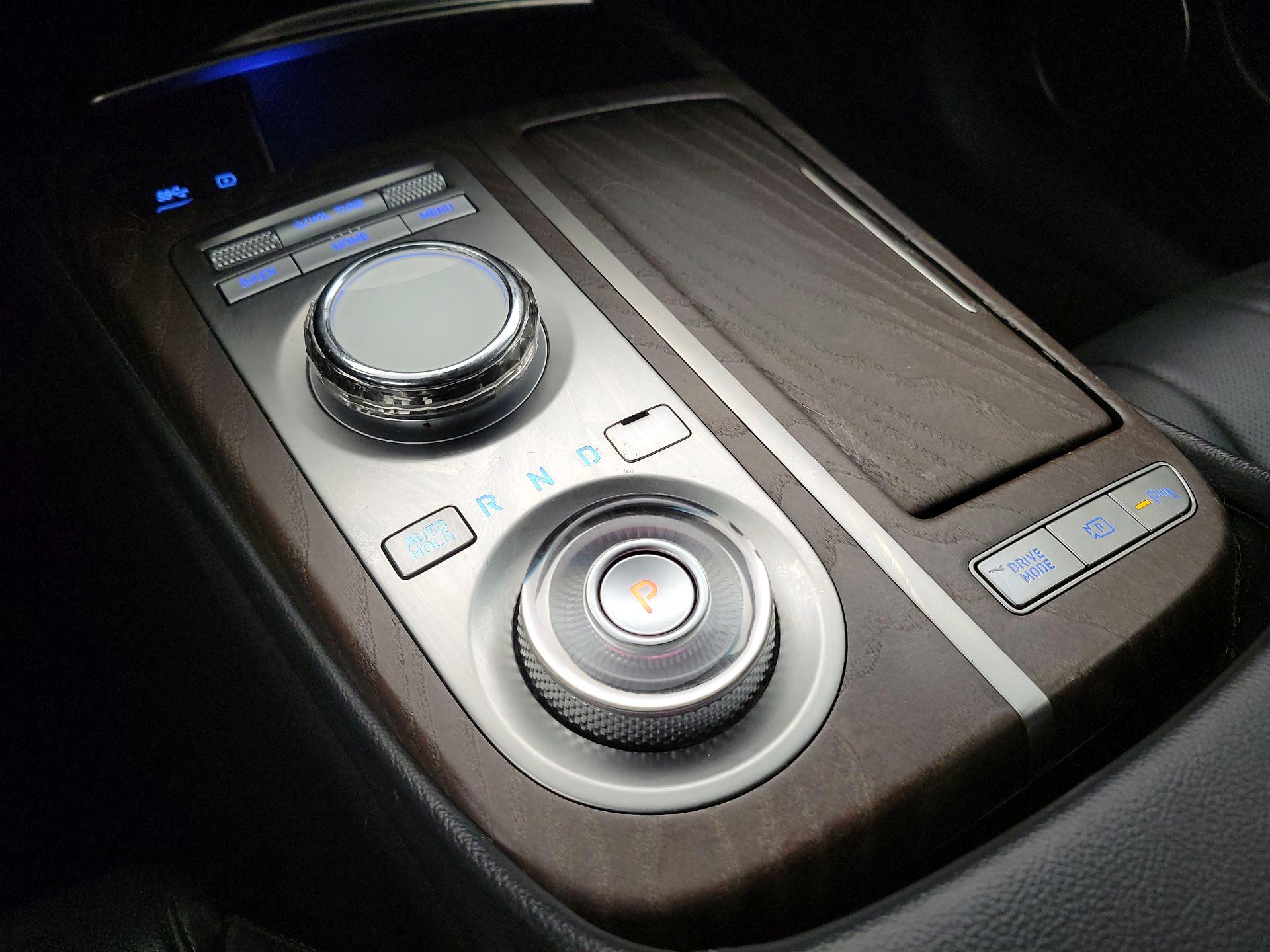 Thumbnail: 2023 Genesis G80 - 17