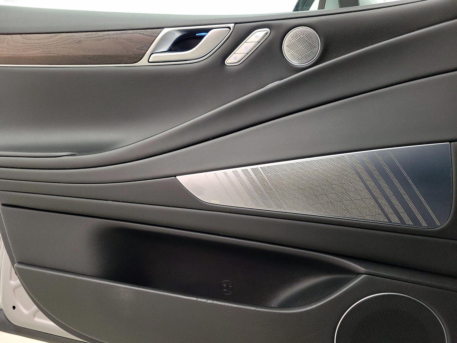 Thumbnail: 2023 Genesis G80 - 12