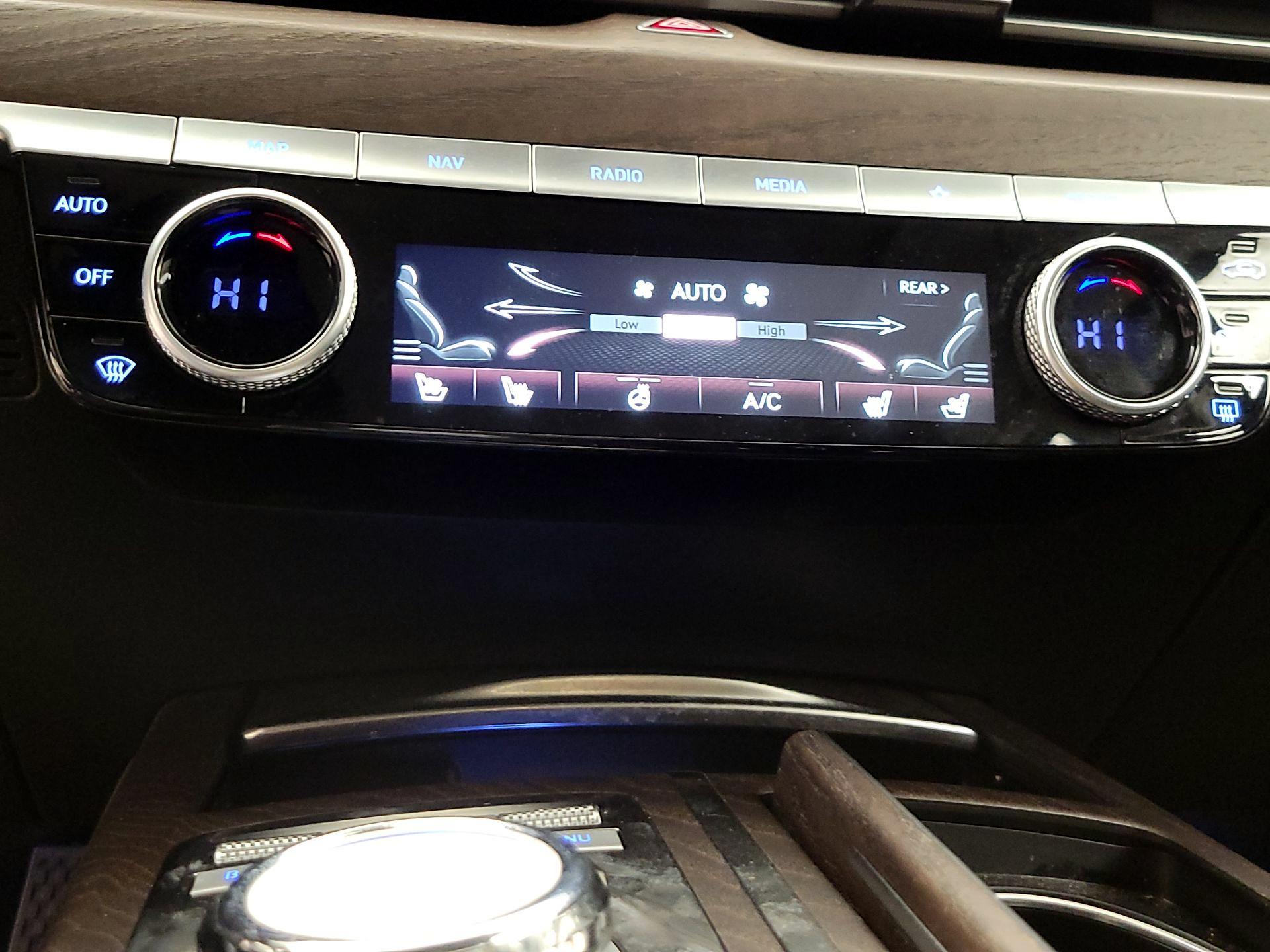 Thumbnail: 2023 Genesis G80 - 17