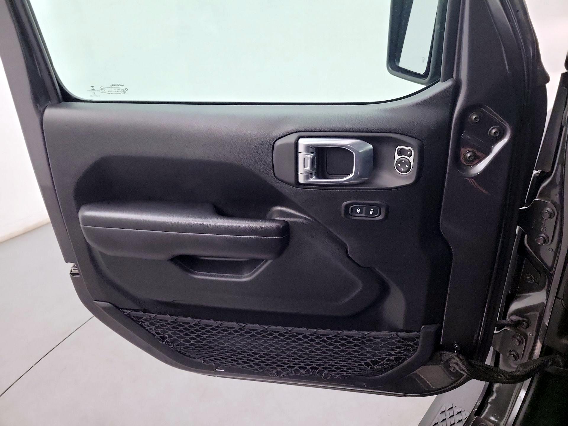 Thumbnail: 2021 Jeep Gladiator - 10