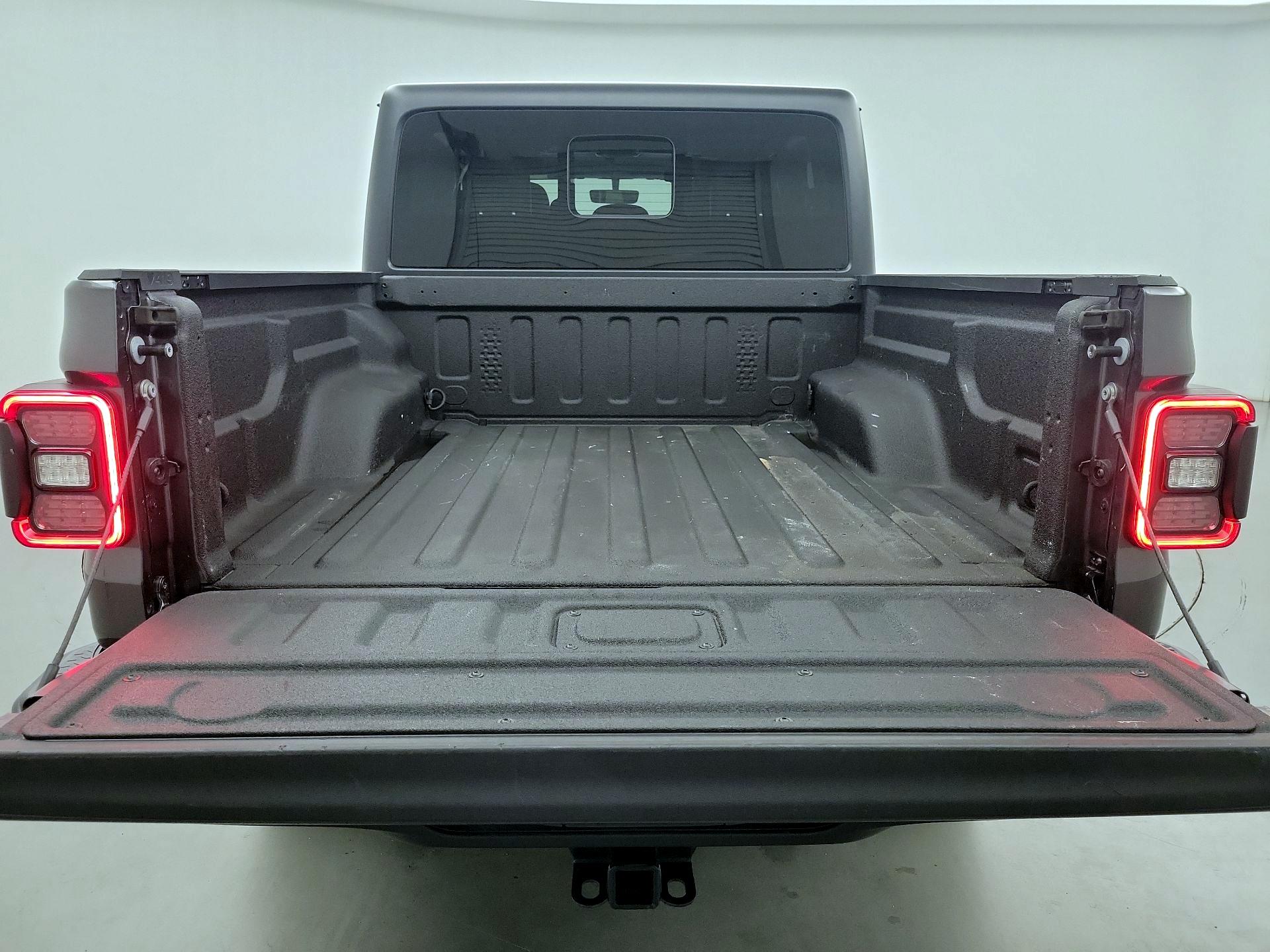 Thumbnail: 2021 Jeep Gladiator - 19