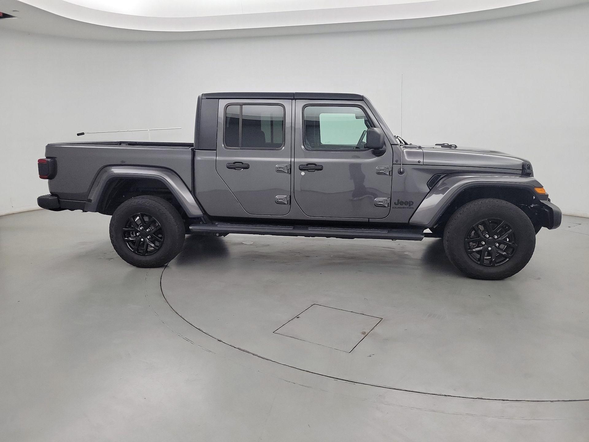 Thumbnail: 2021 Jeep Gladiator - 4