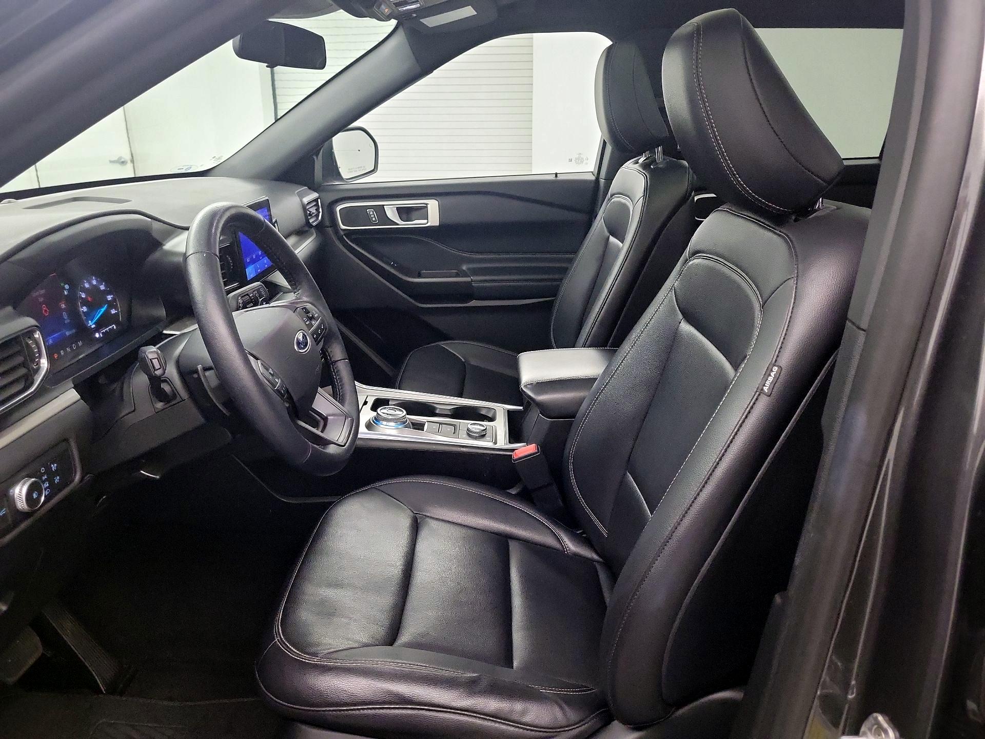 Thumbnail: 2020 Ford Explorer - 9