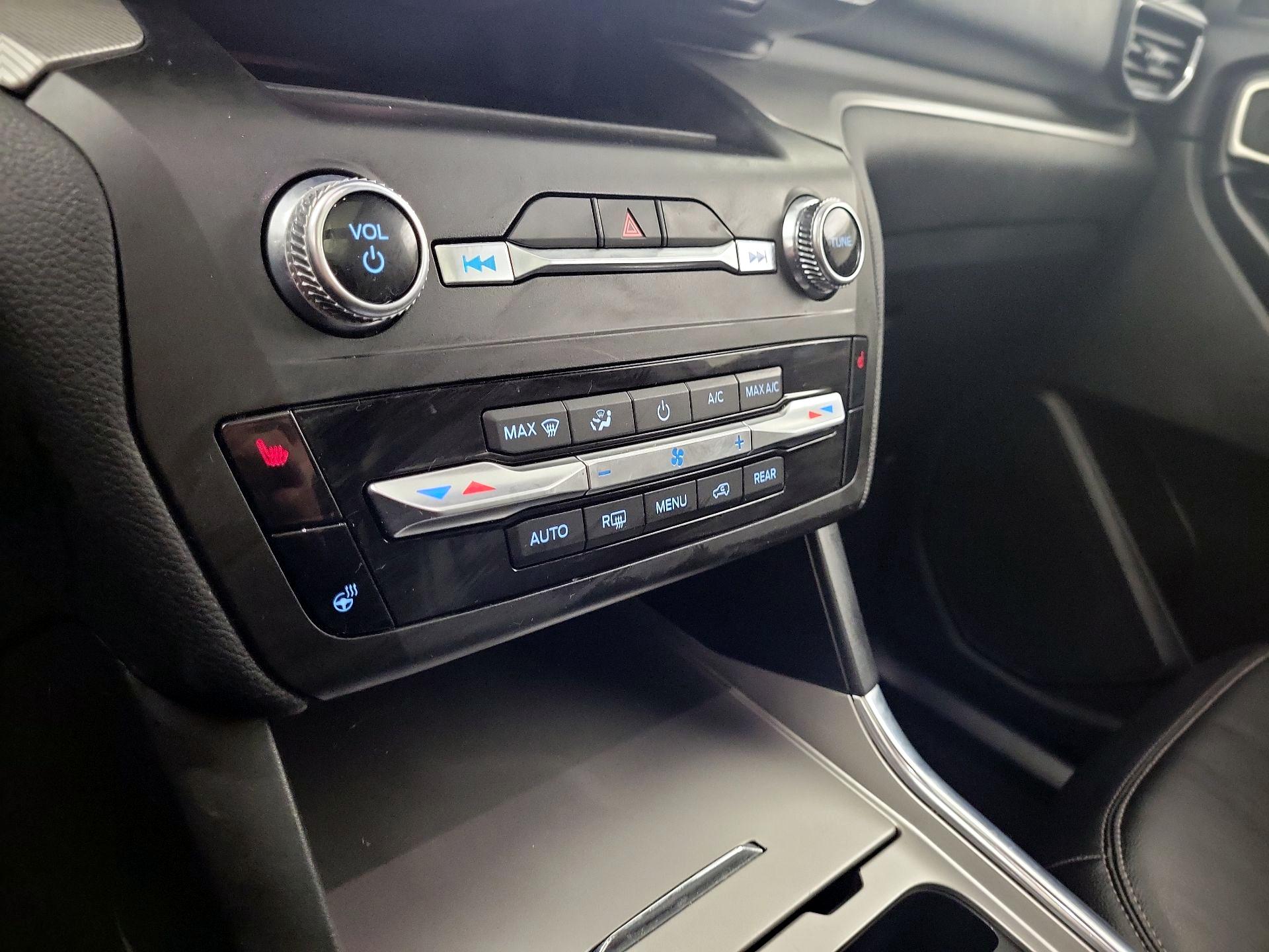 Thumbnail: 2020 Ford Explorer - 14