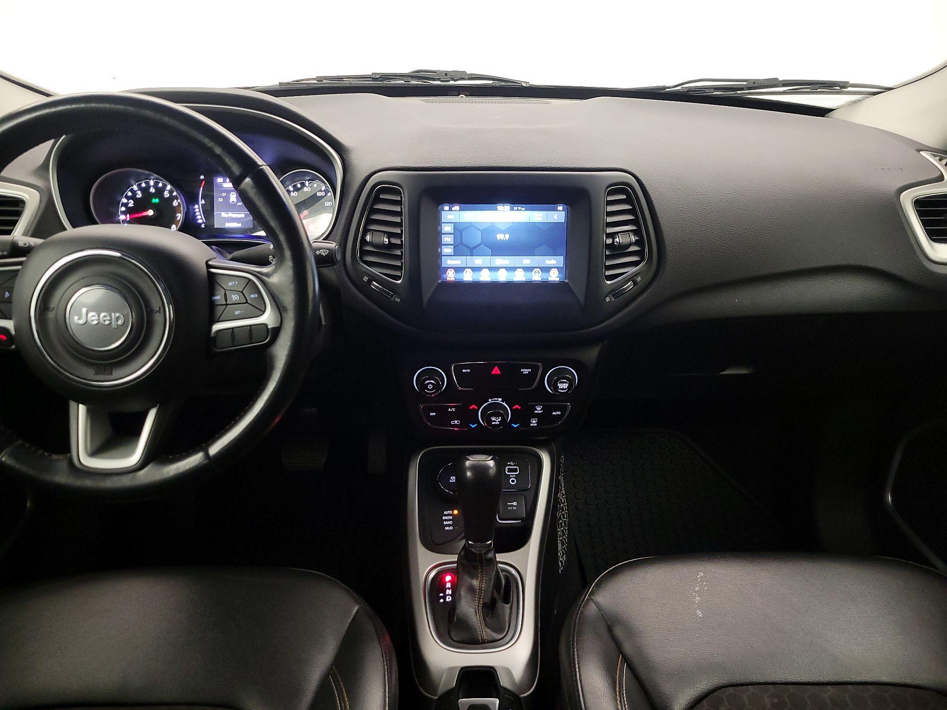 Thumbnail: 2020 Jeep Compass - 9