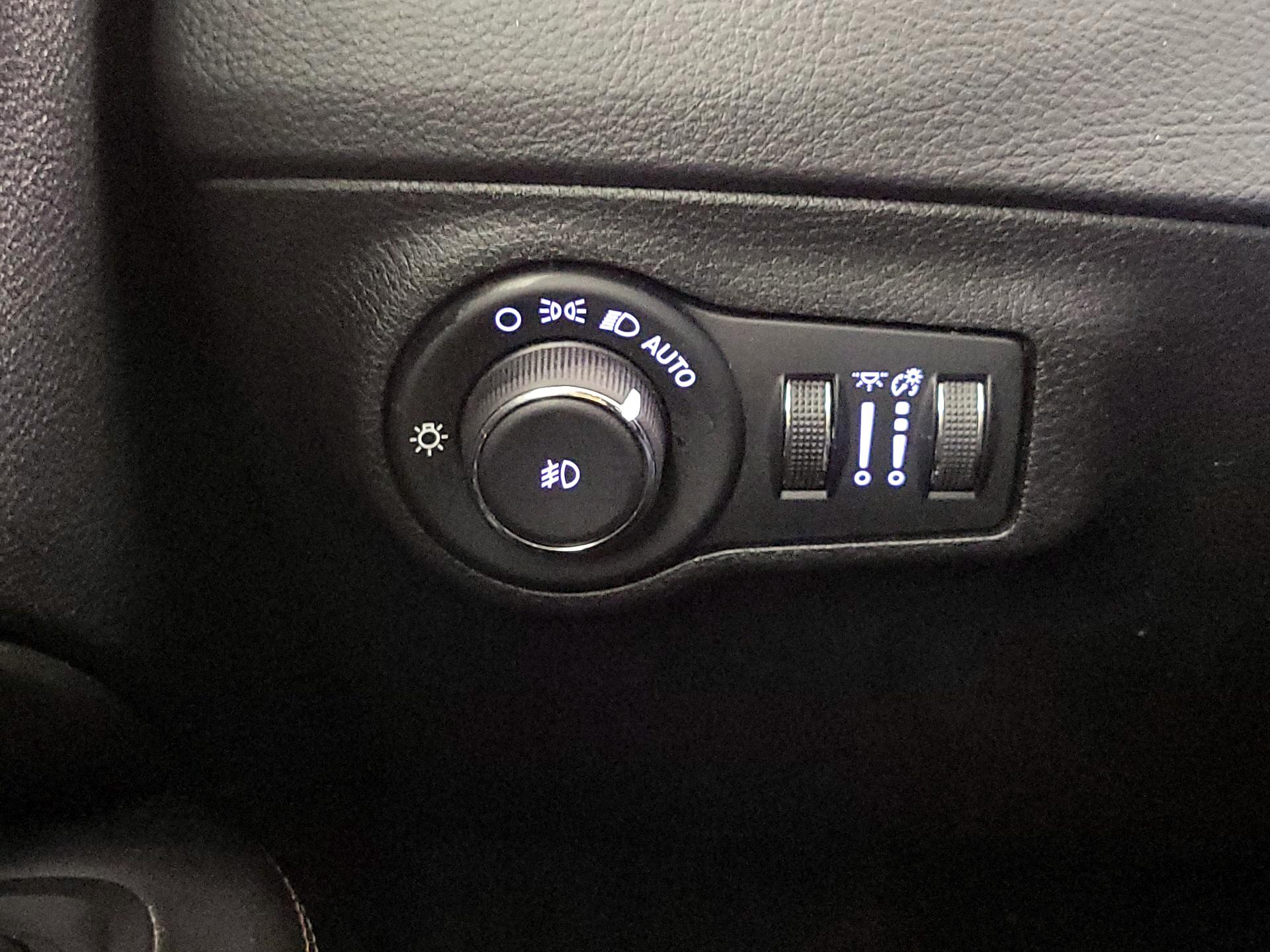 Thumbnail: 2020 Jeep Compass - 13