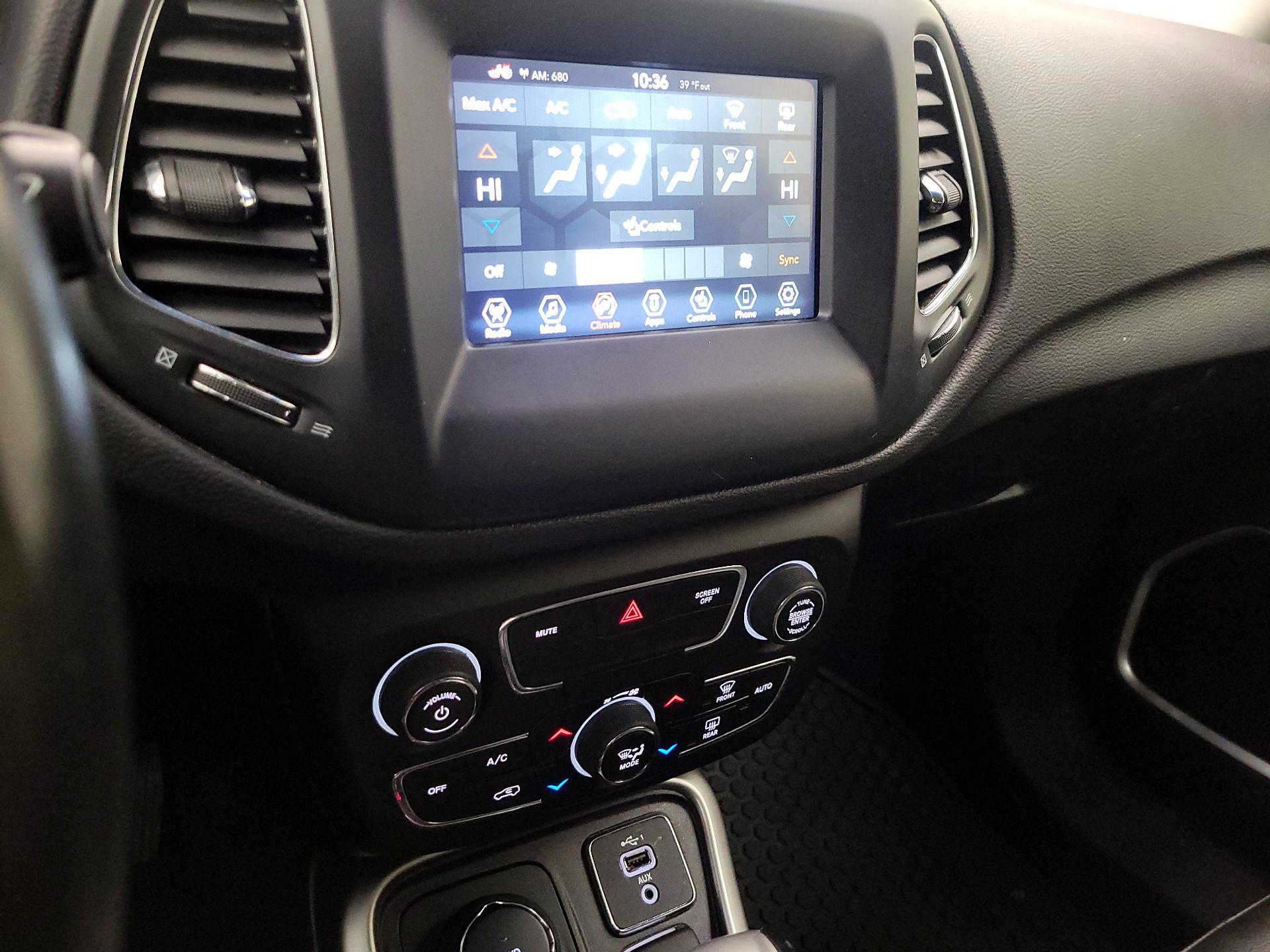 Thumbnail: 2020 Jeep Compass - 16