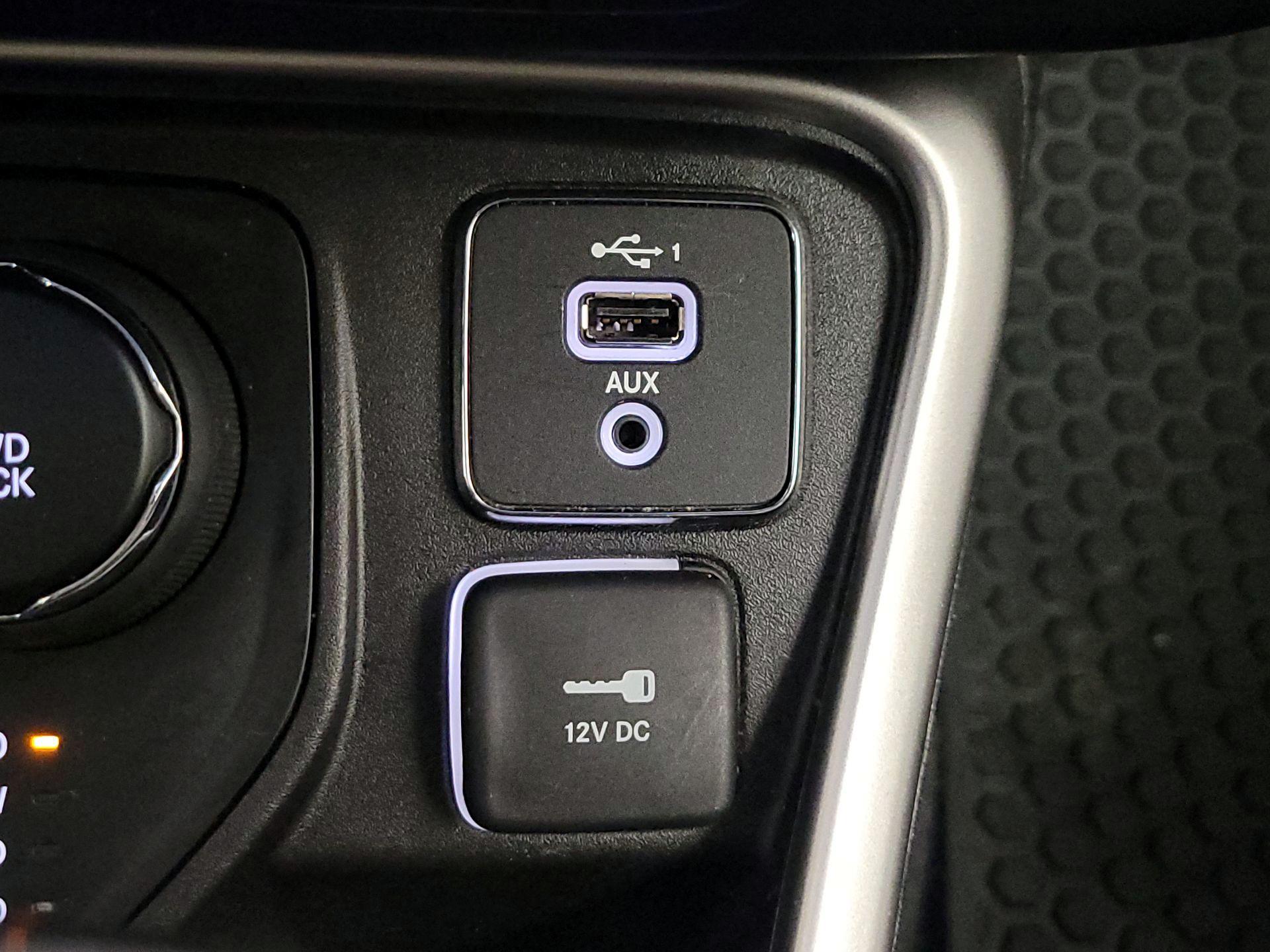 Thumbnail: 2020 Jeep Compass - 18