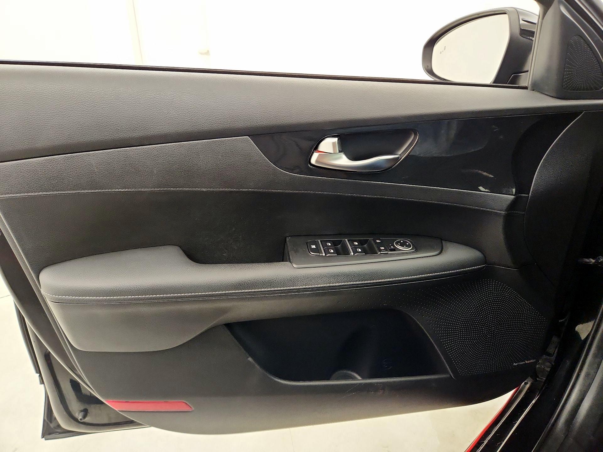 Thumbnail: 2023 Kia Forte - 12