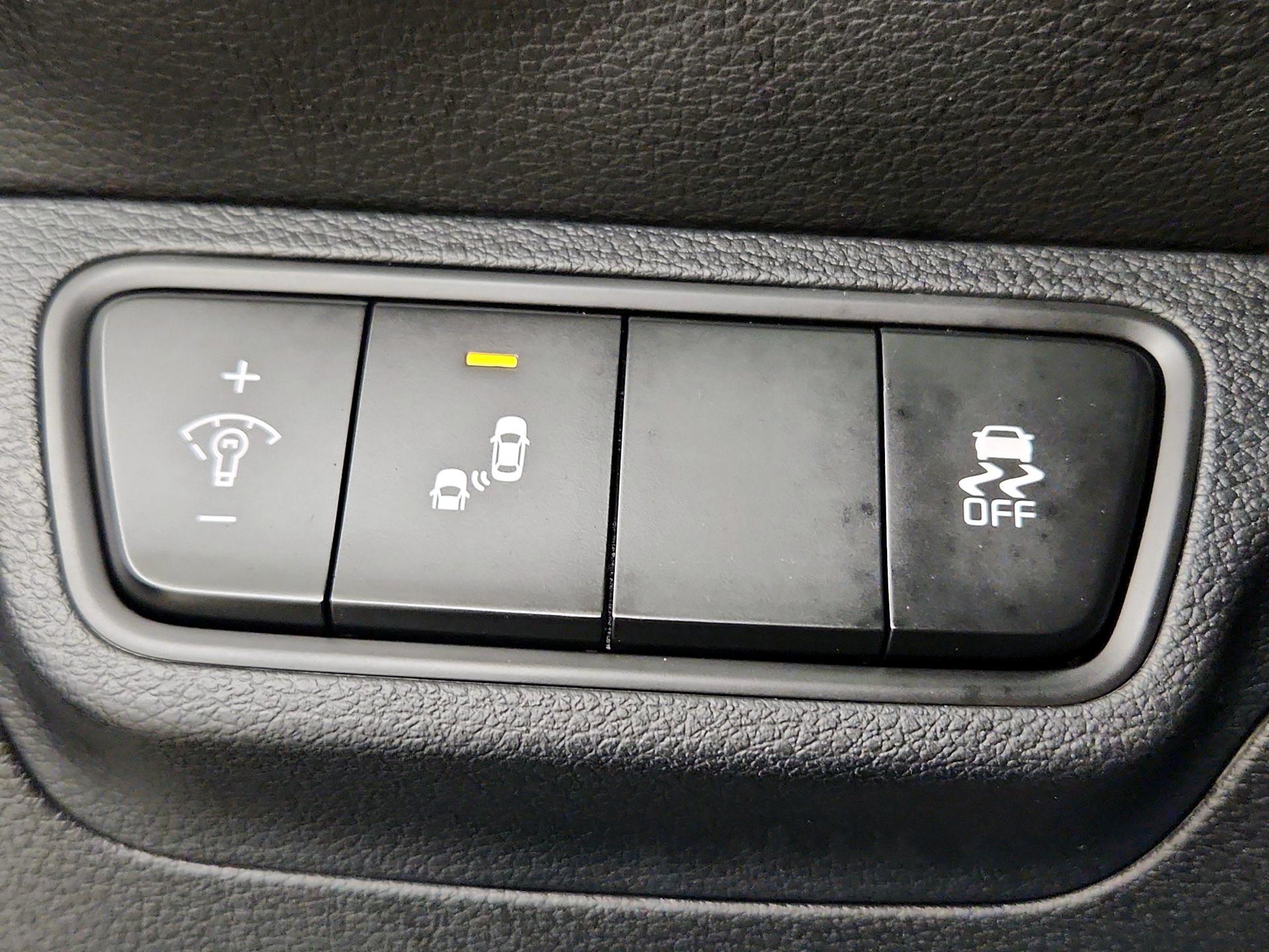 Thumbnail: 2023 Kia Forte - 13