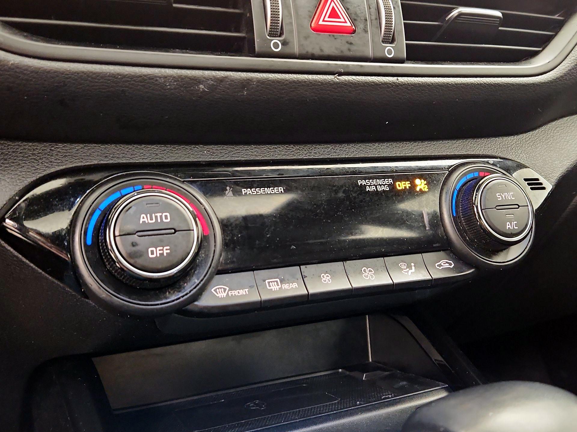 Thumbnail: 2023 Kia Forte - 17