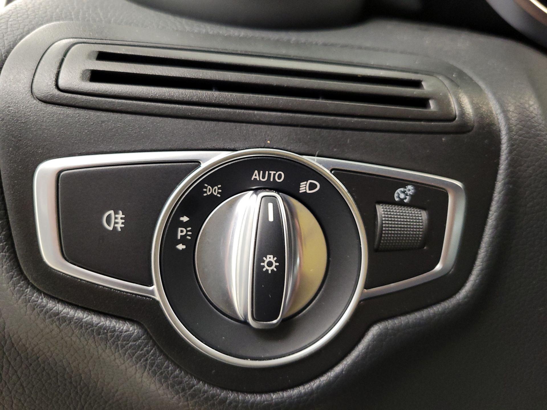 Thumbnail: 2021 Mercedes-Benz GLC - 13