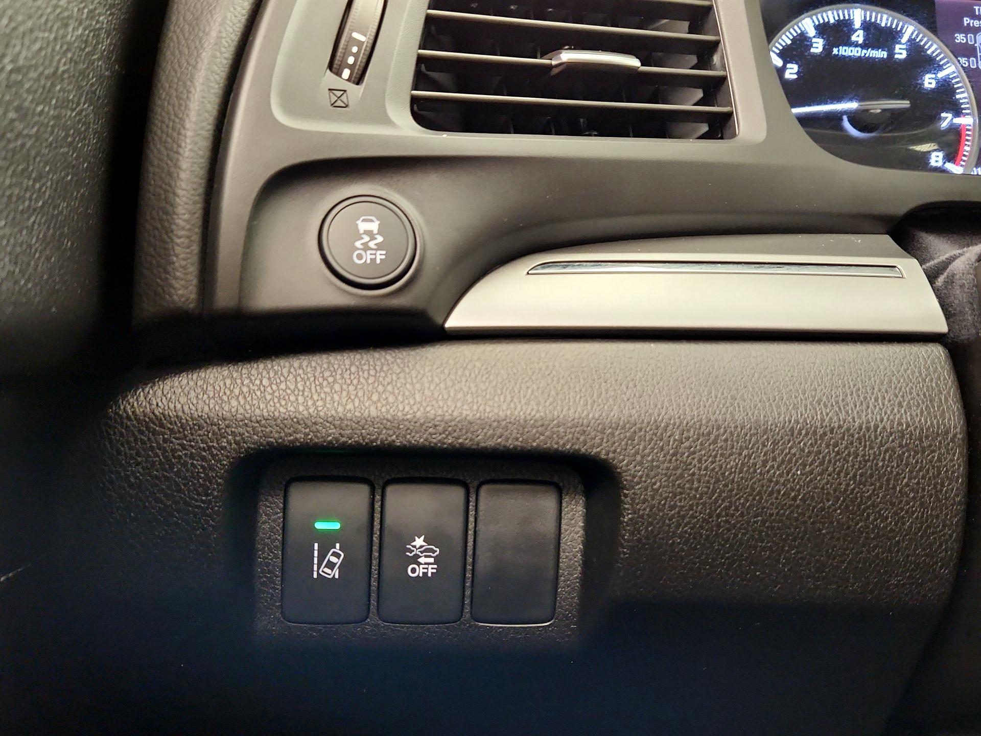 Thumbnail: 2020 Acura ILX - 13