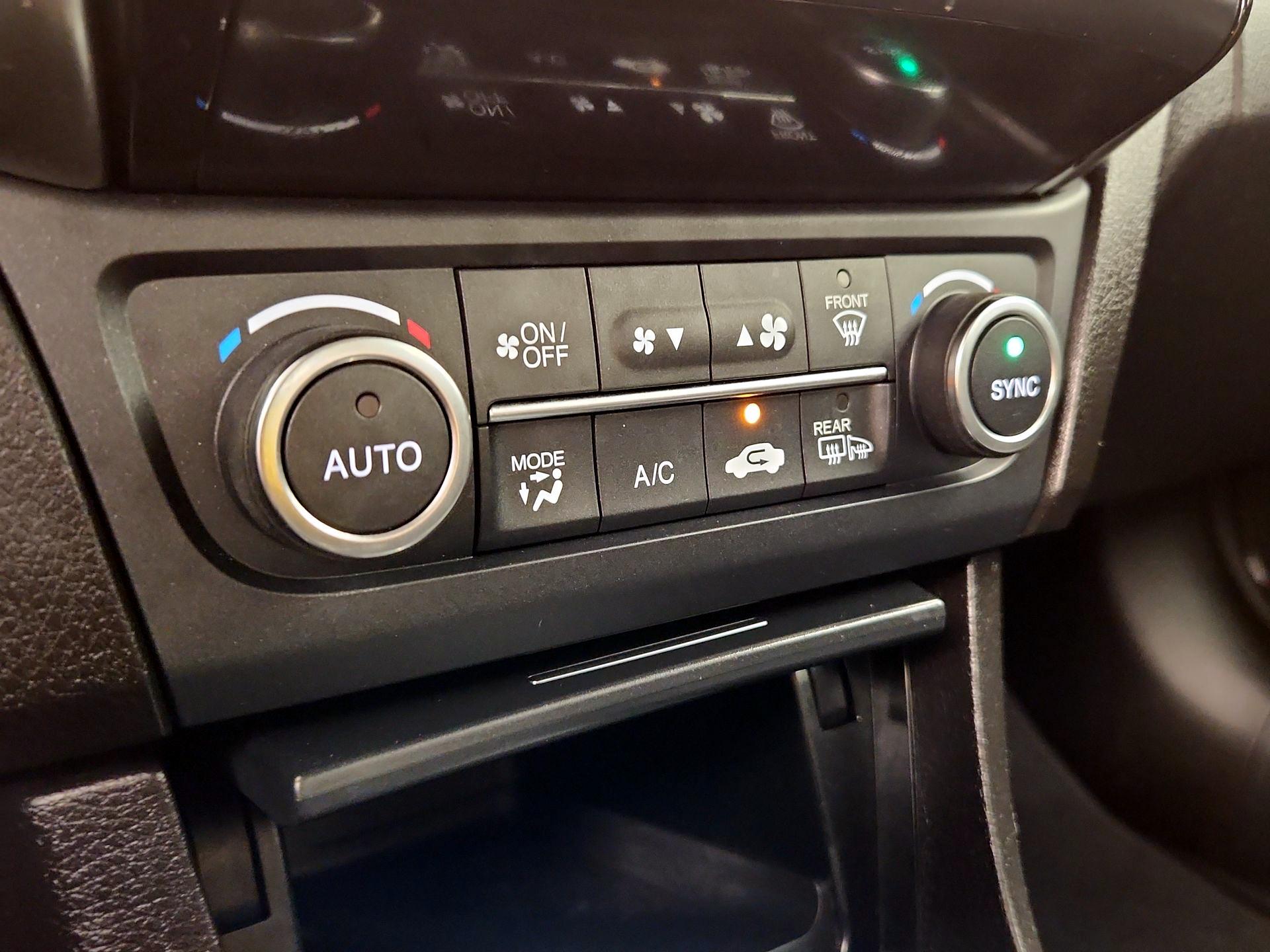 Thumbnail: 2020 Acura ILX - 16