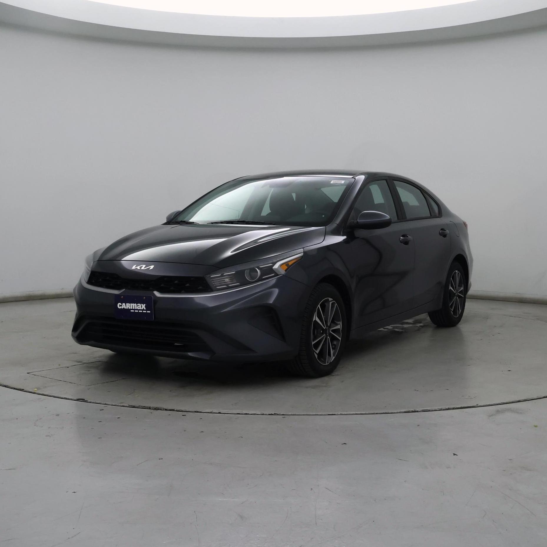 Thumbnail: 2023 Kia Forte - 4