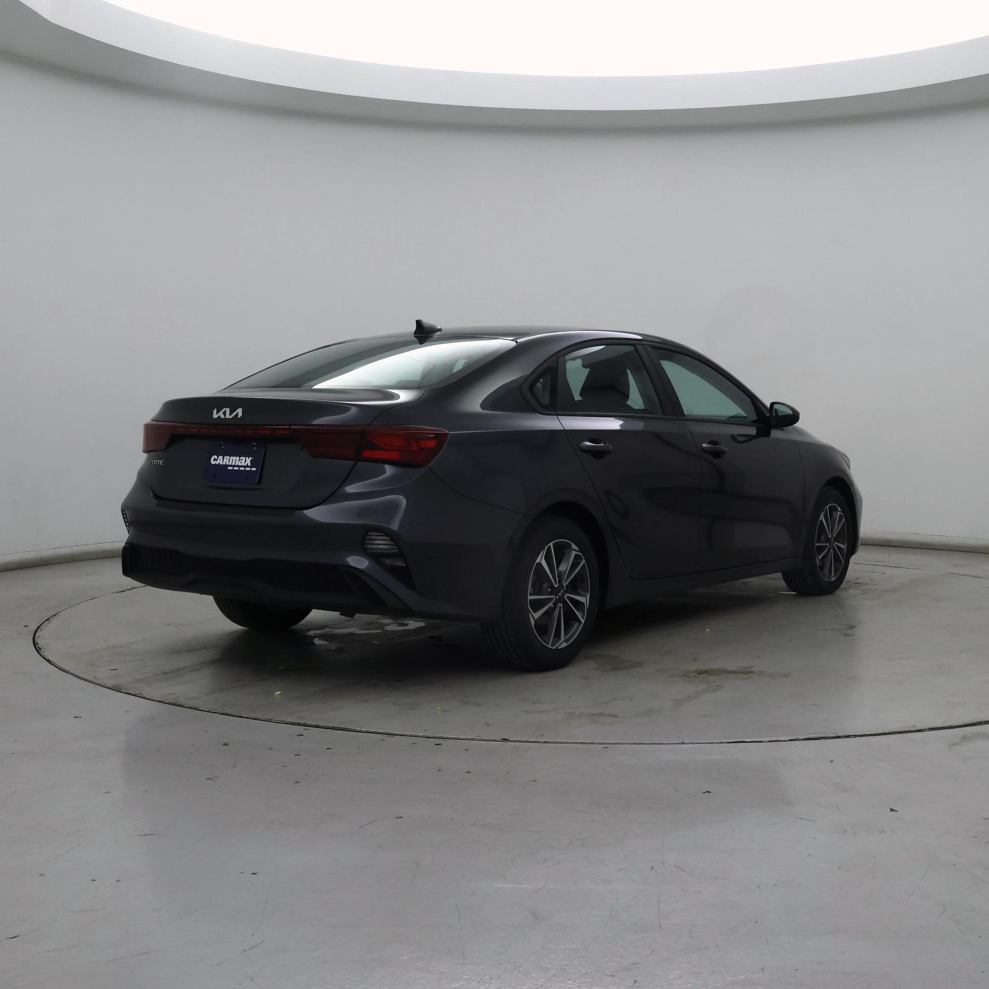 Thumbnail: 2023 Kia Forte - 8