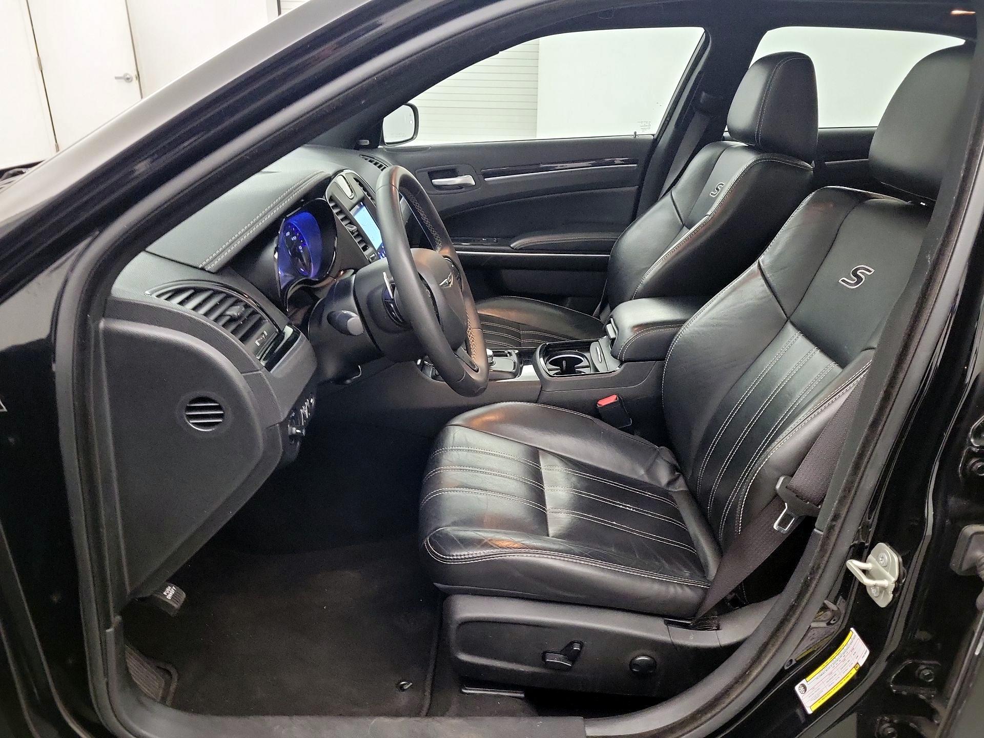 Thumbnail: 2023 Chrysler 300 - 9