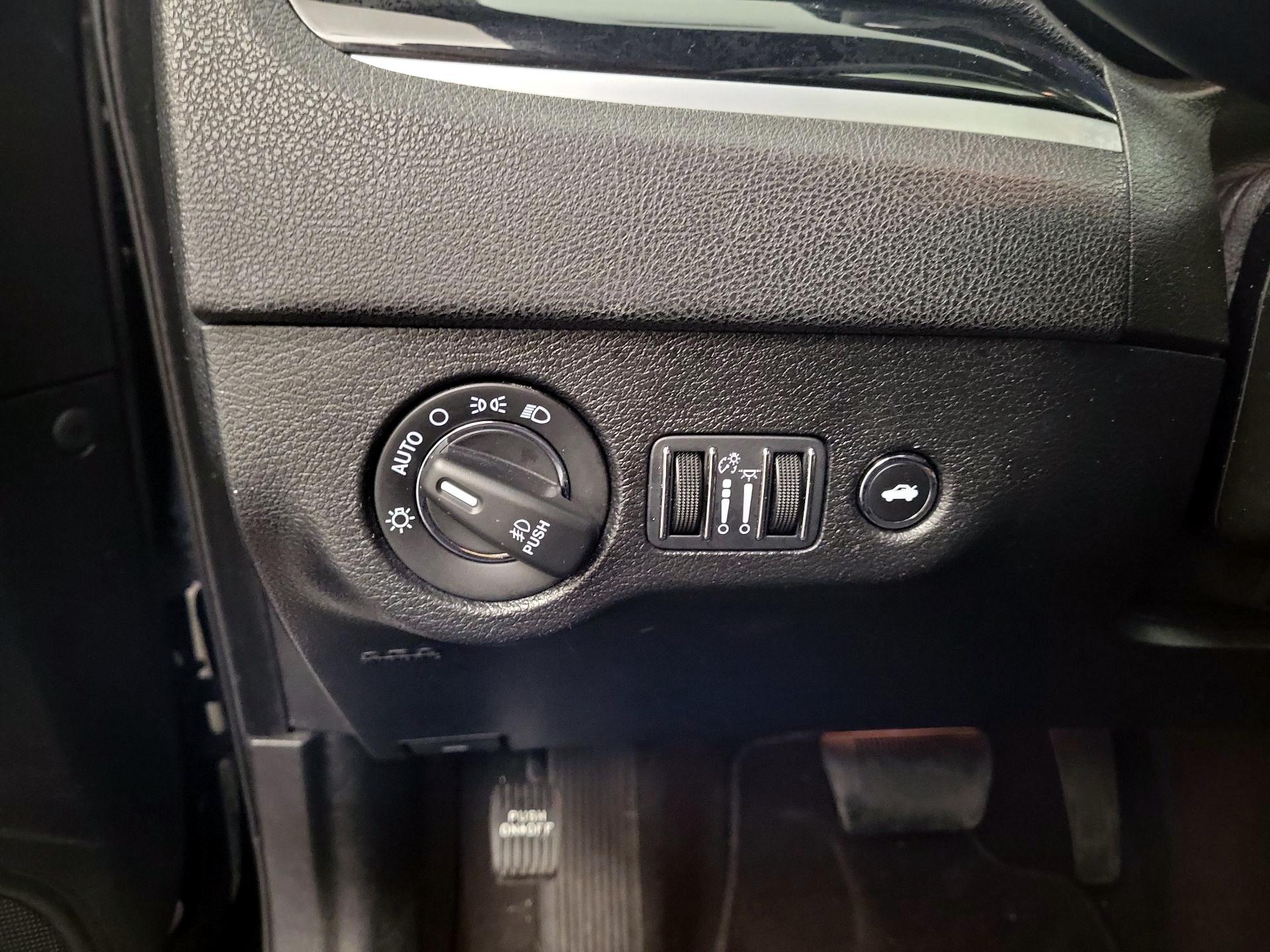 Thumbnail: 2023 Chrysler 300 - 11