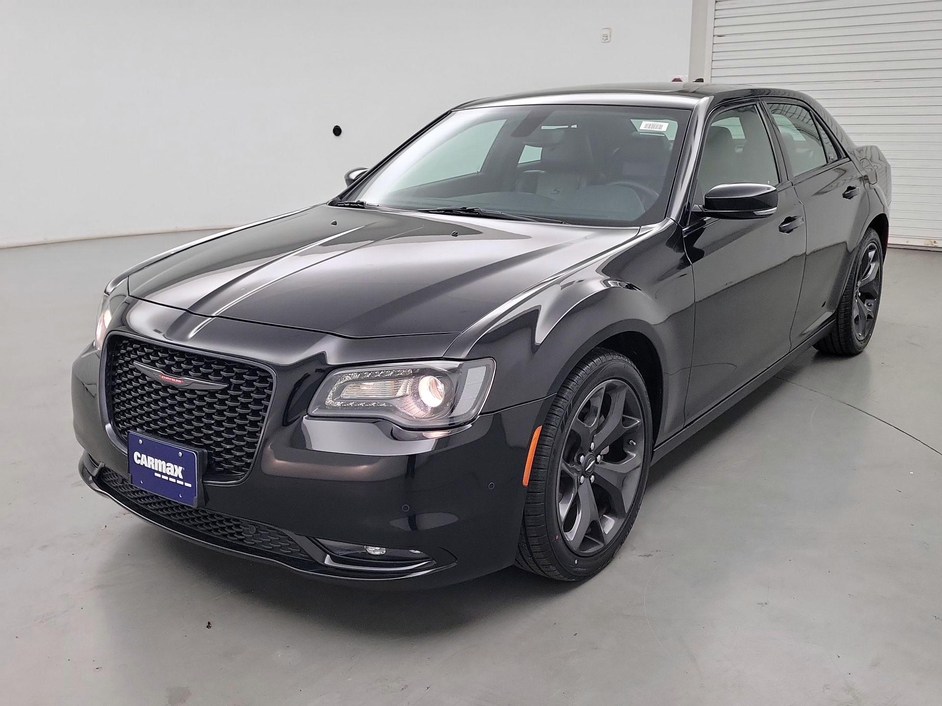Thumbnail: 2023 Chrysler 300 - 3