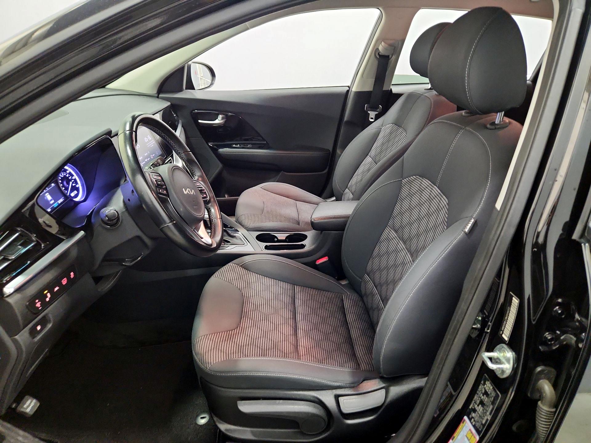 Thumbnail: 2022 Kia Niro - 11