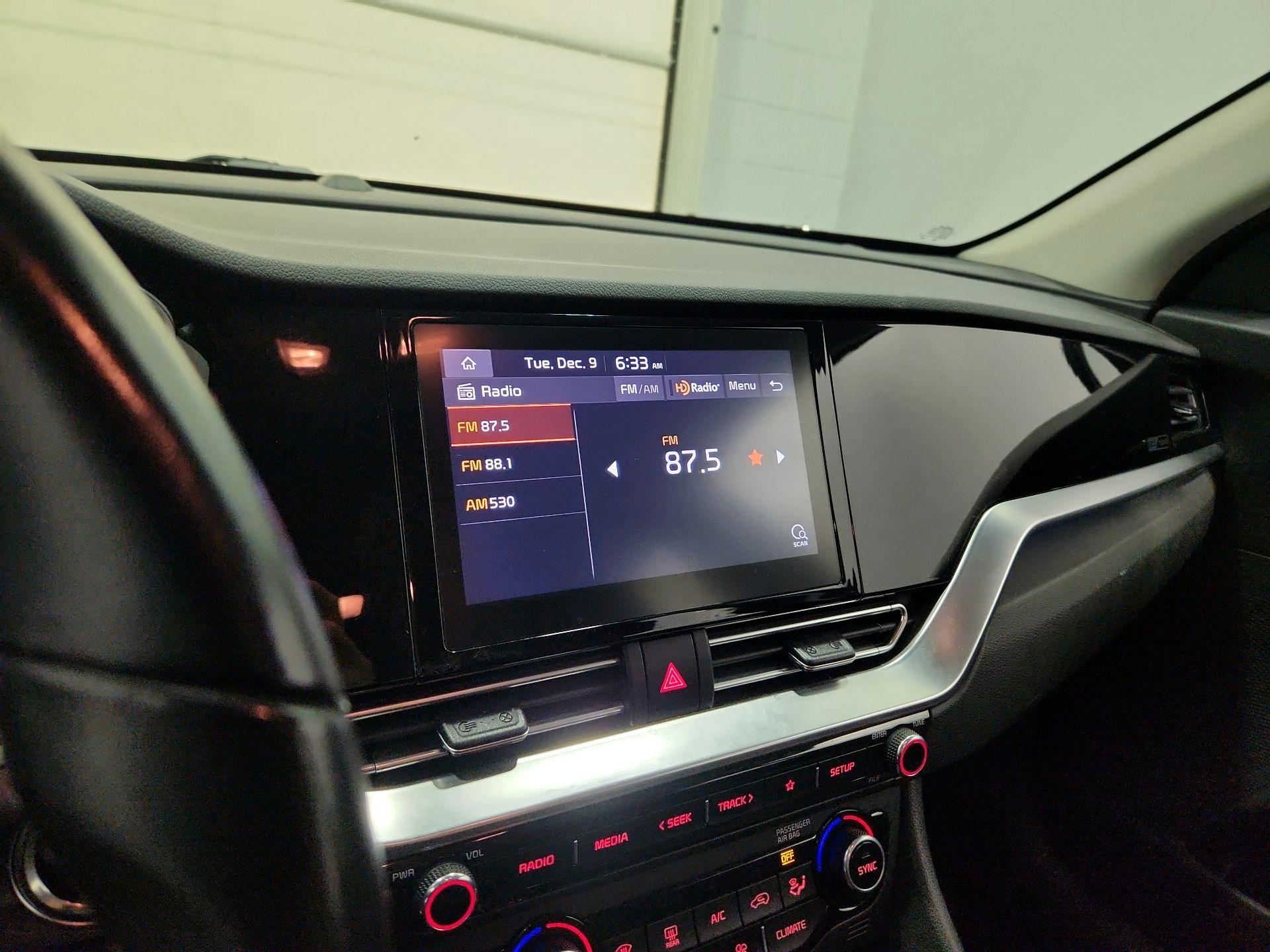 Thumbnail: 2022 Kia Niro - 15