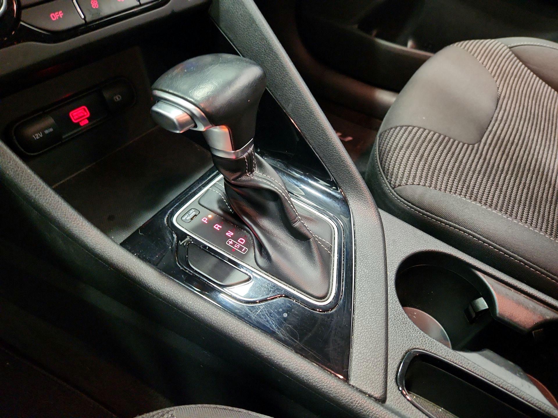 Thumbnail: 2022 Kia Niro - 17