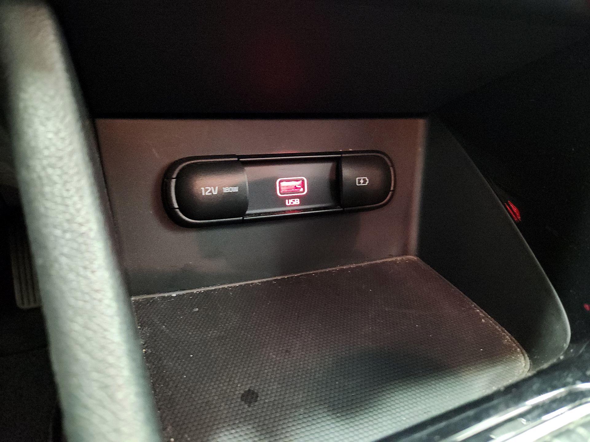 Thumbnail: 2022 Kia Niro - 18