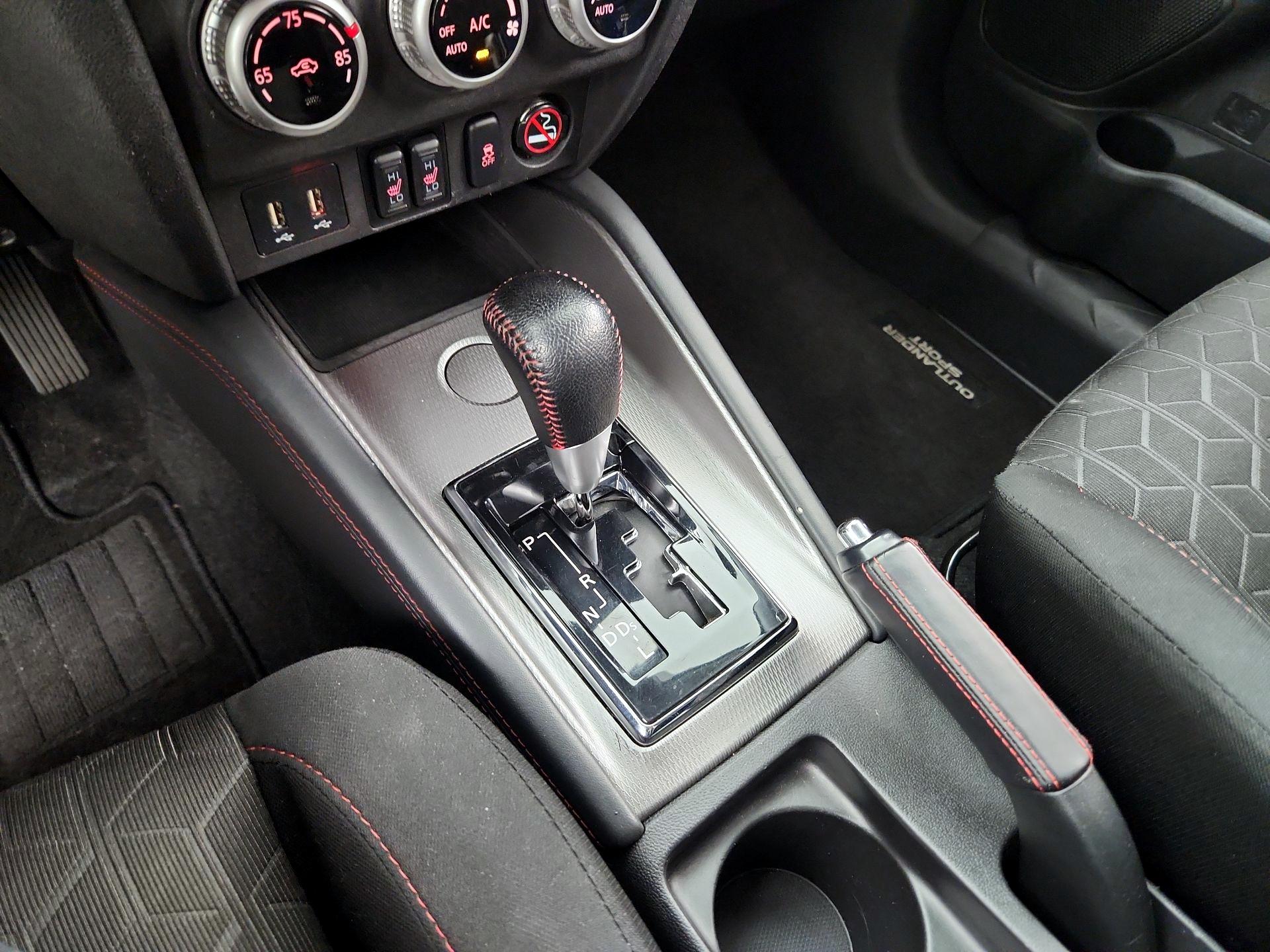 Thumbnail: 2022 Mitsubishi Outlander Sport - 17