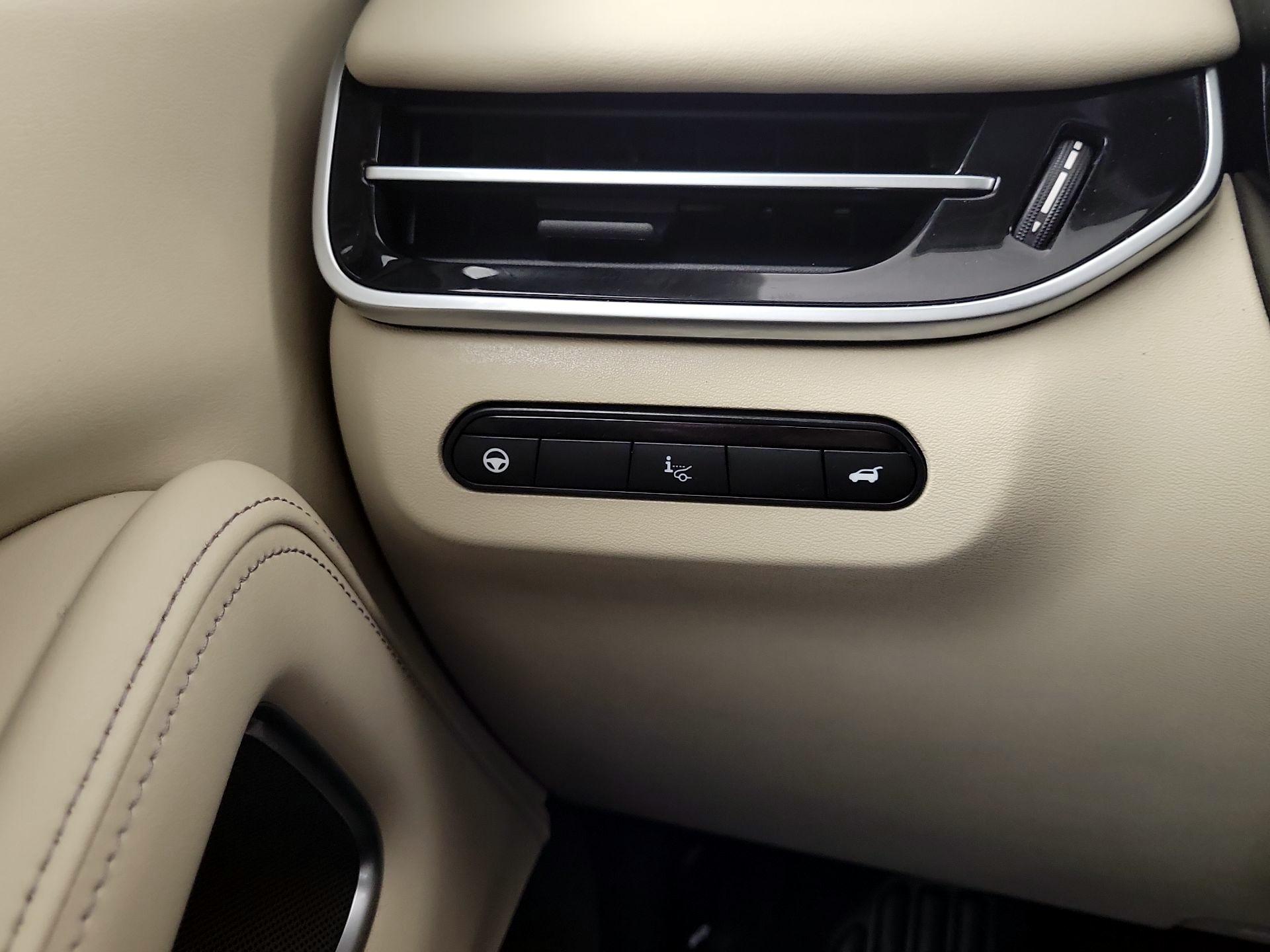 Thumbnail: 2023 INFINITI QX60 - 11