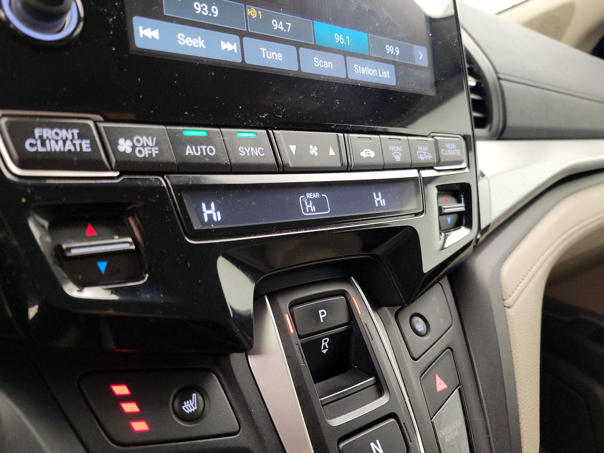 Thumbnail: 2020 Honda Odyssey - 16