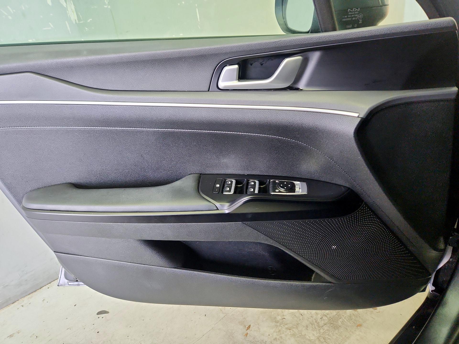 Thumbnail: 2022 Kia K5 - 12