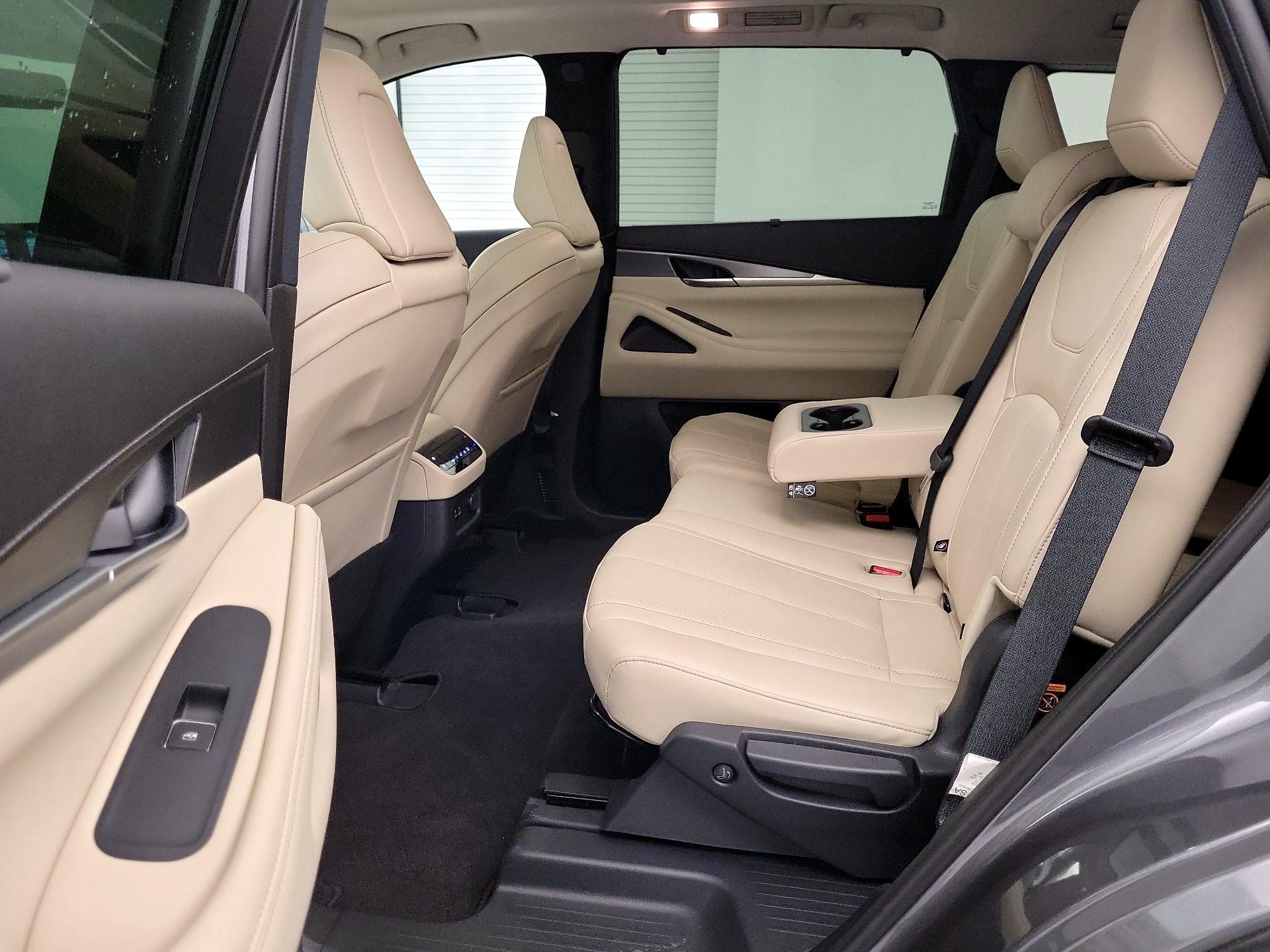 Thumbnail: 2023 INFINITI QX60 - 18