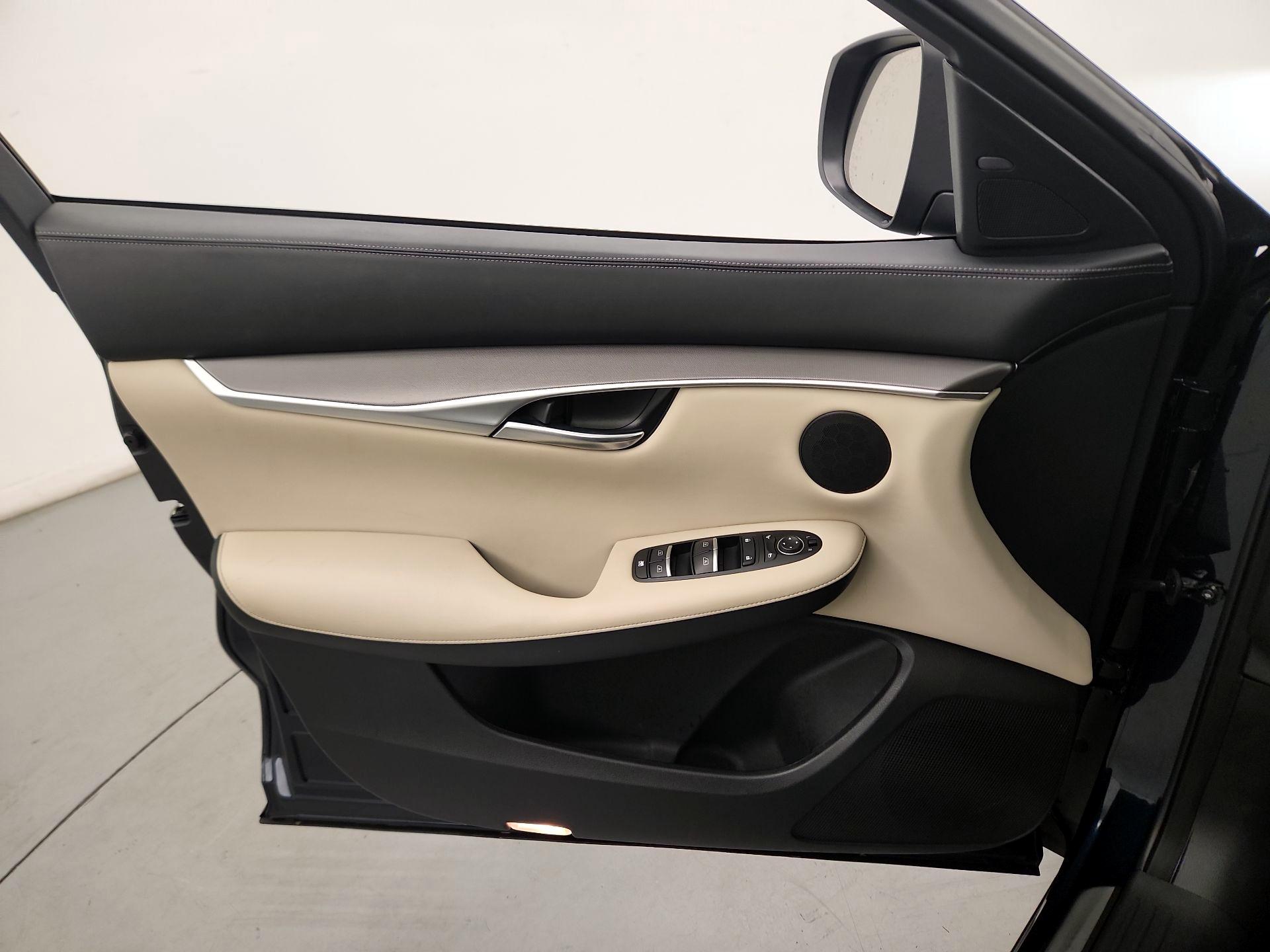 Thumbnail: 2022 INFINITI QX50 - 10