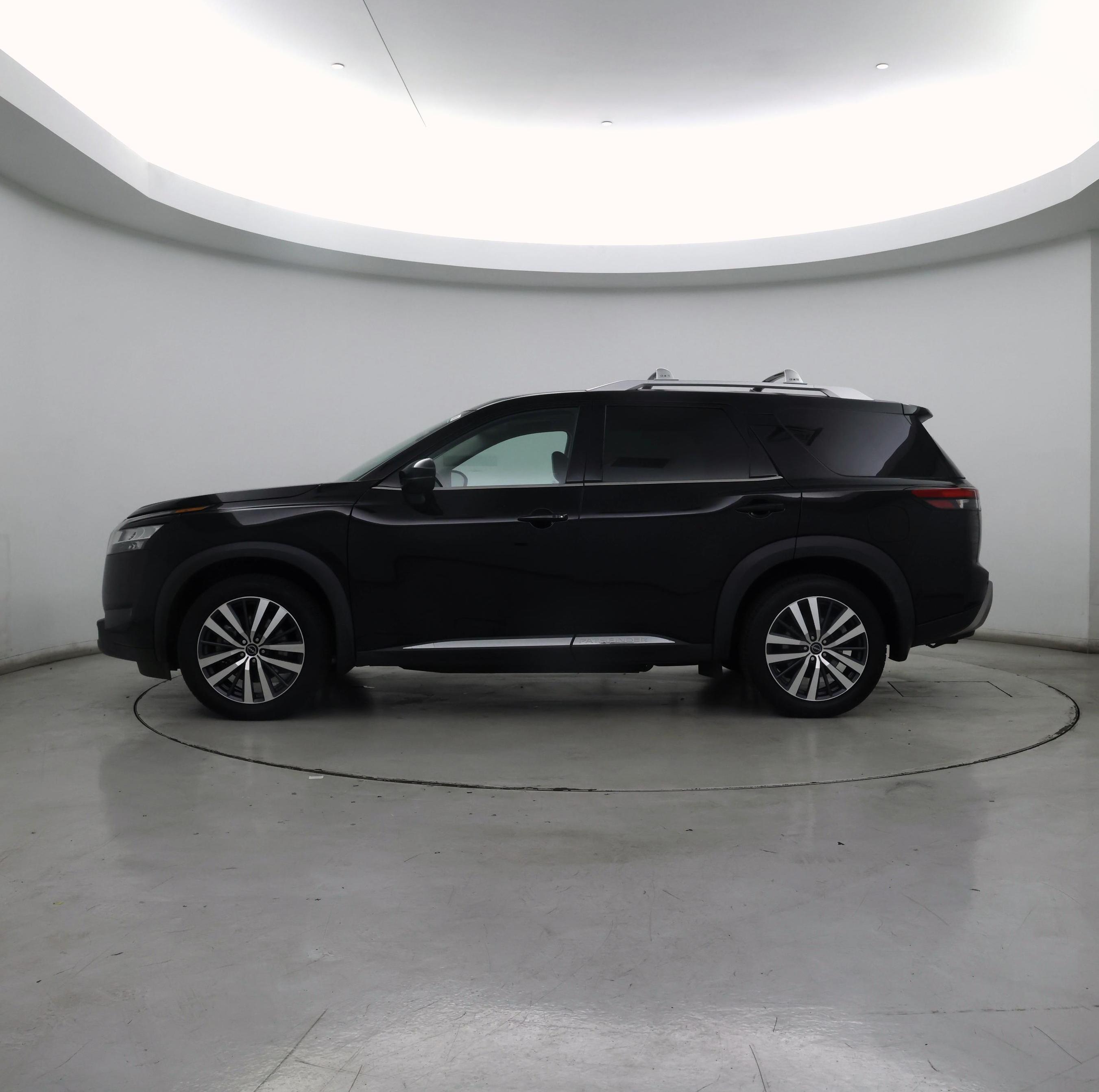 Thumbnail: 2022 Nissan Pathfinder - 3