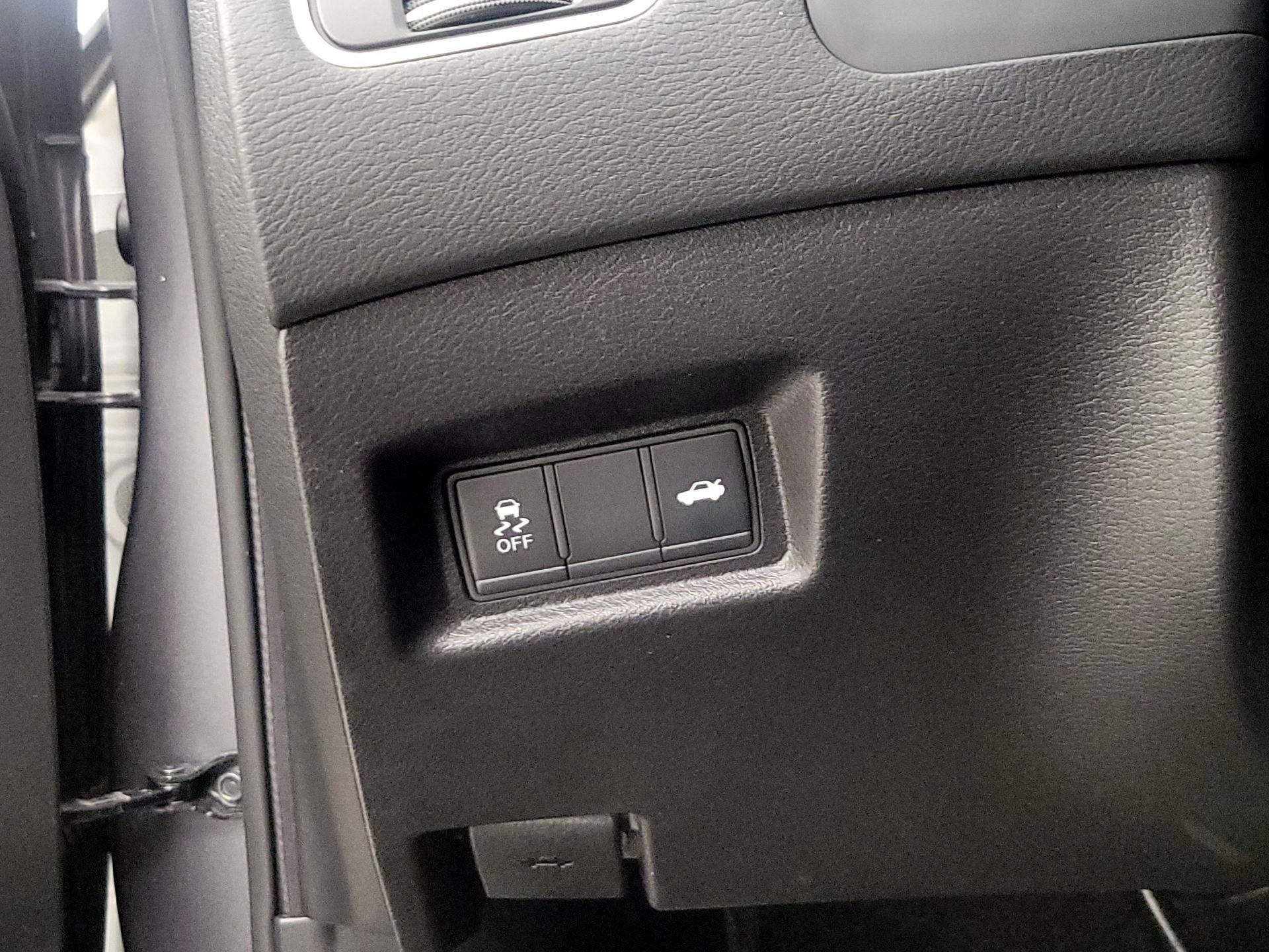 Thumbnail: 2023 INFINITI Q50 - 13