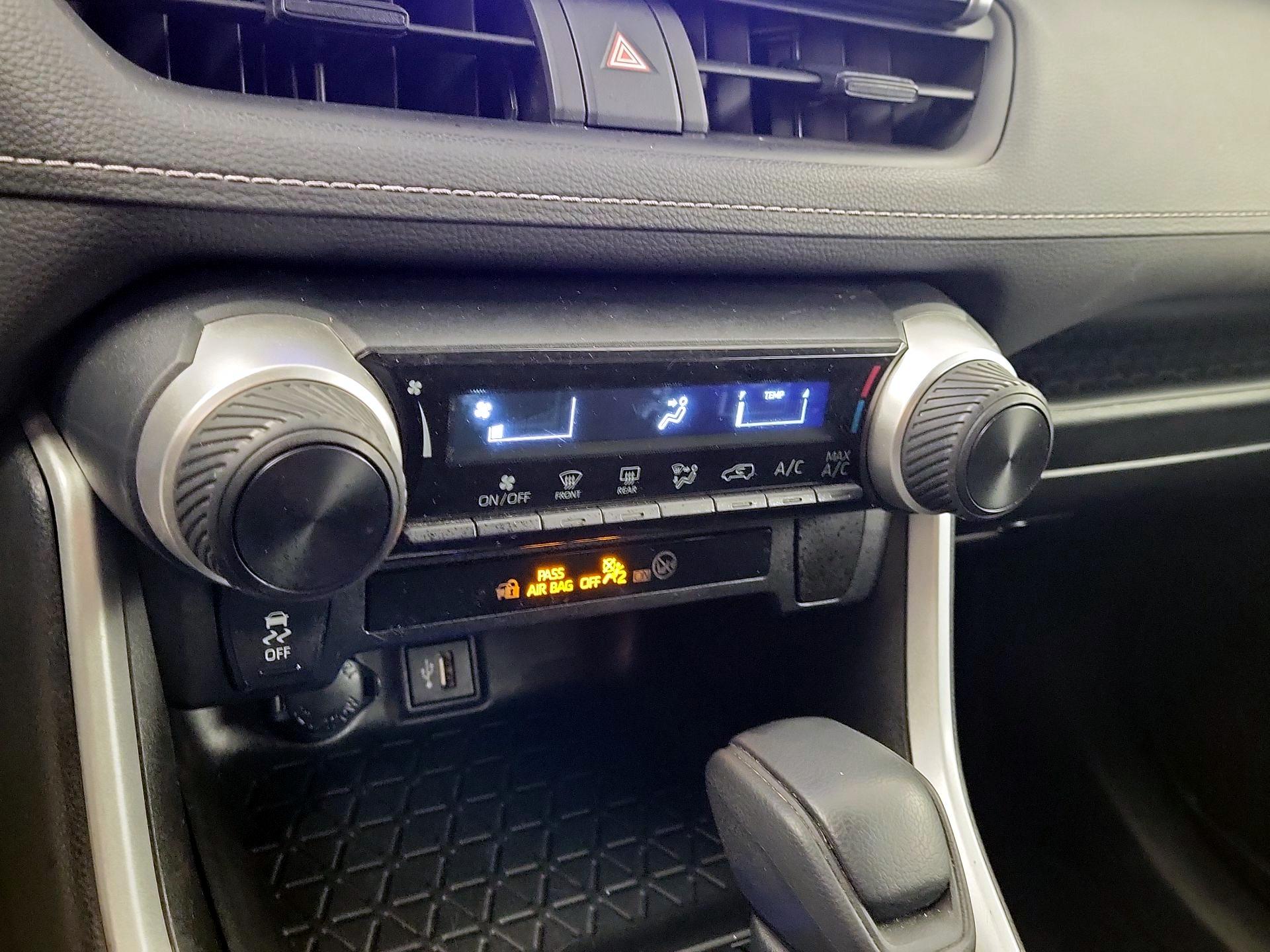 Thumbnail: 2023 Toyota RAV4 - 14