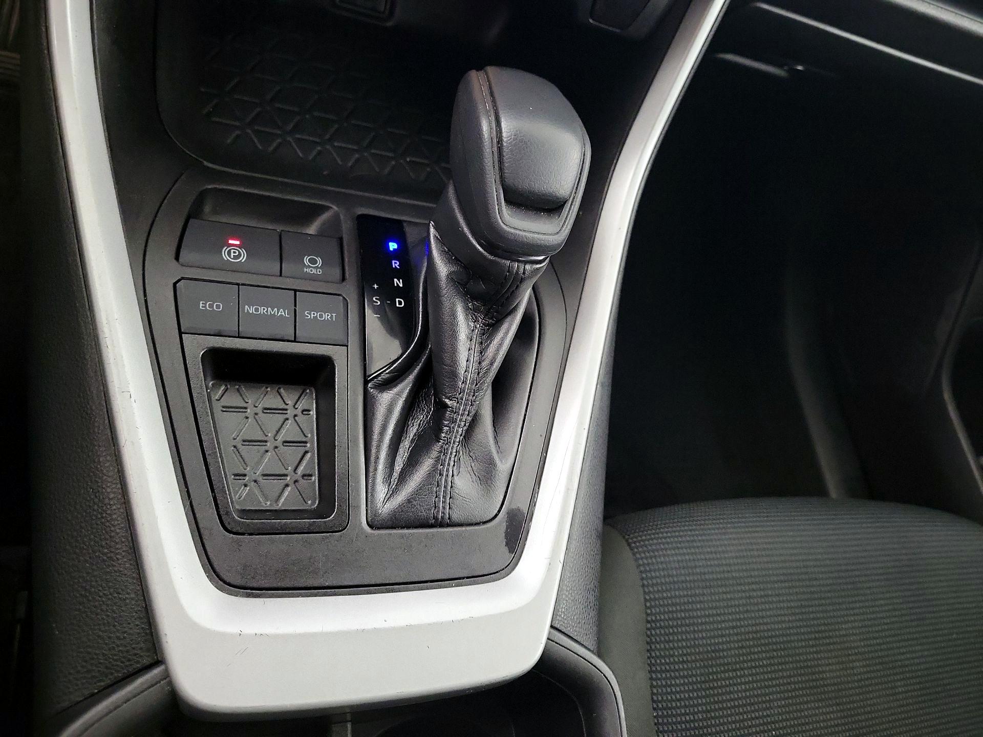 Thumbnail: 2023 Toyota RAV4 - 15