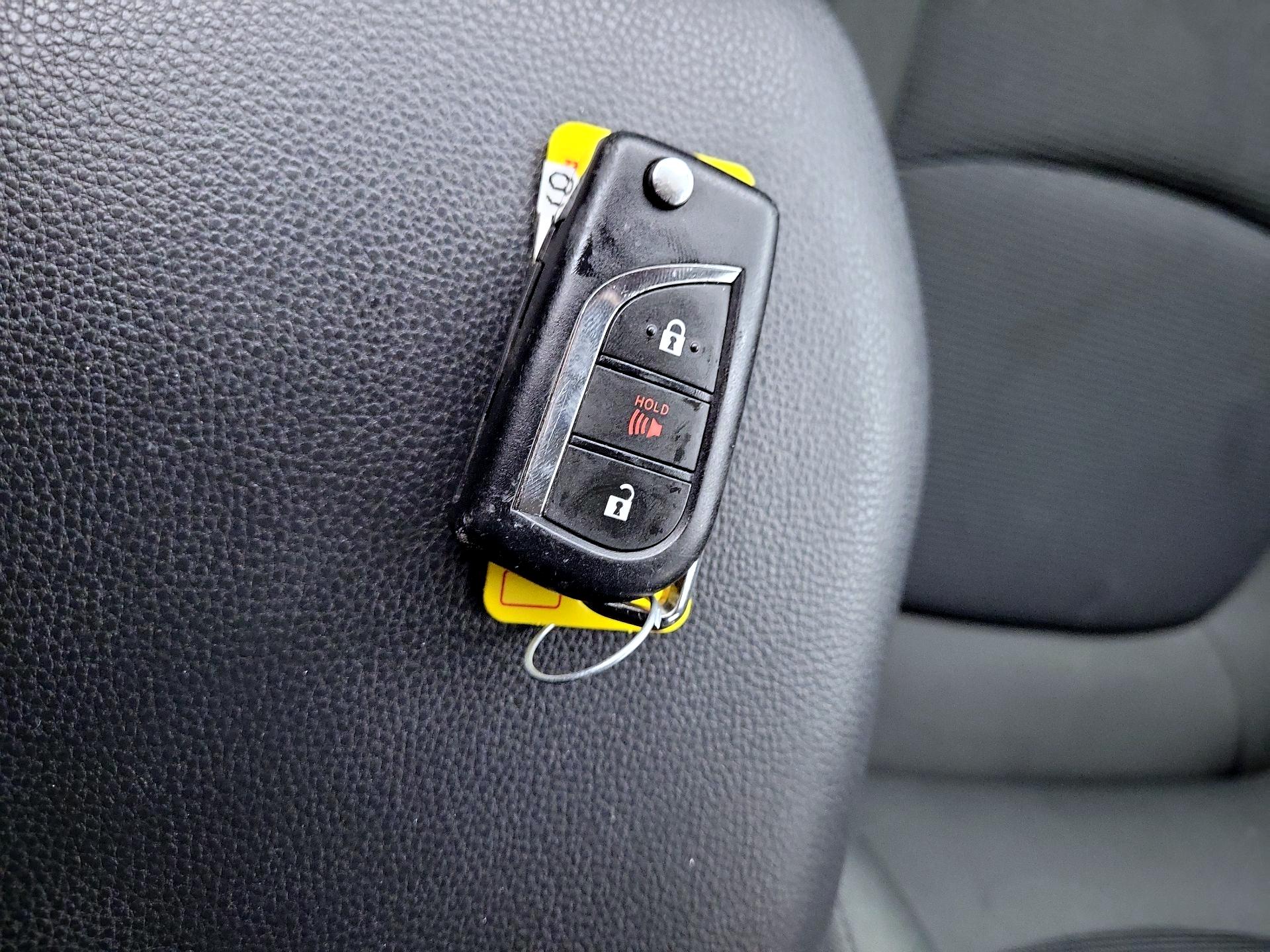 Thumbnail: 2023 Toyota RAV4 - 20