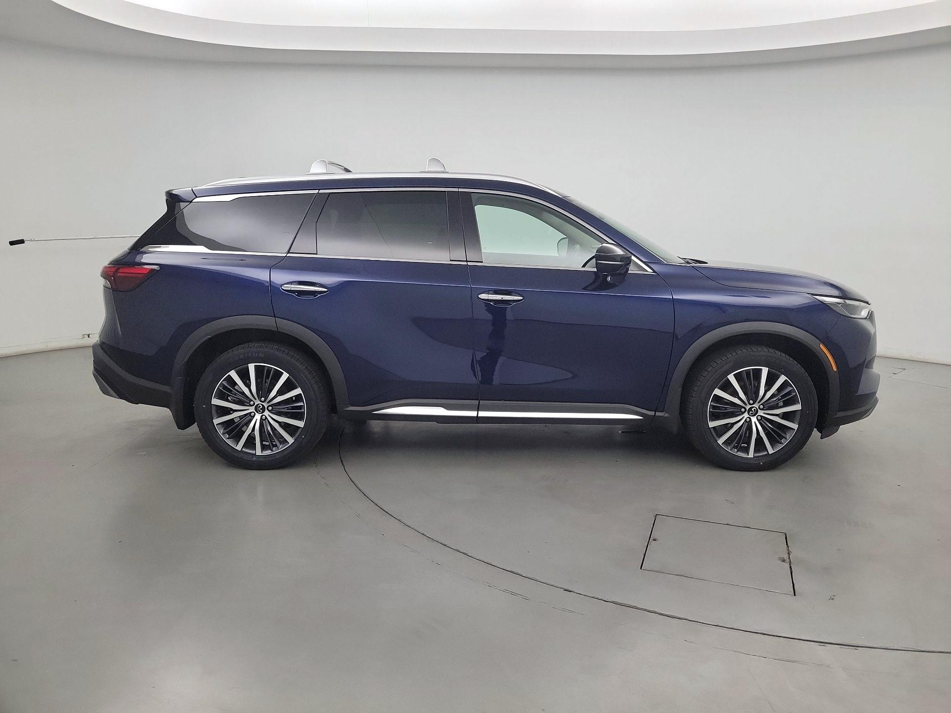 Thumbnail: 2023 INFINITI QX60 - 4