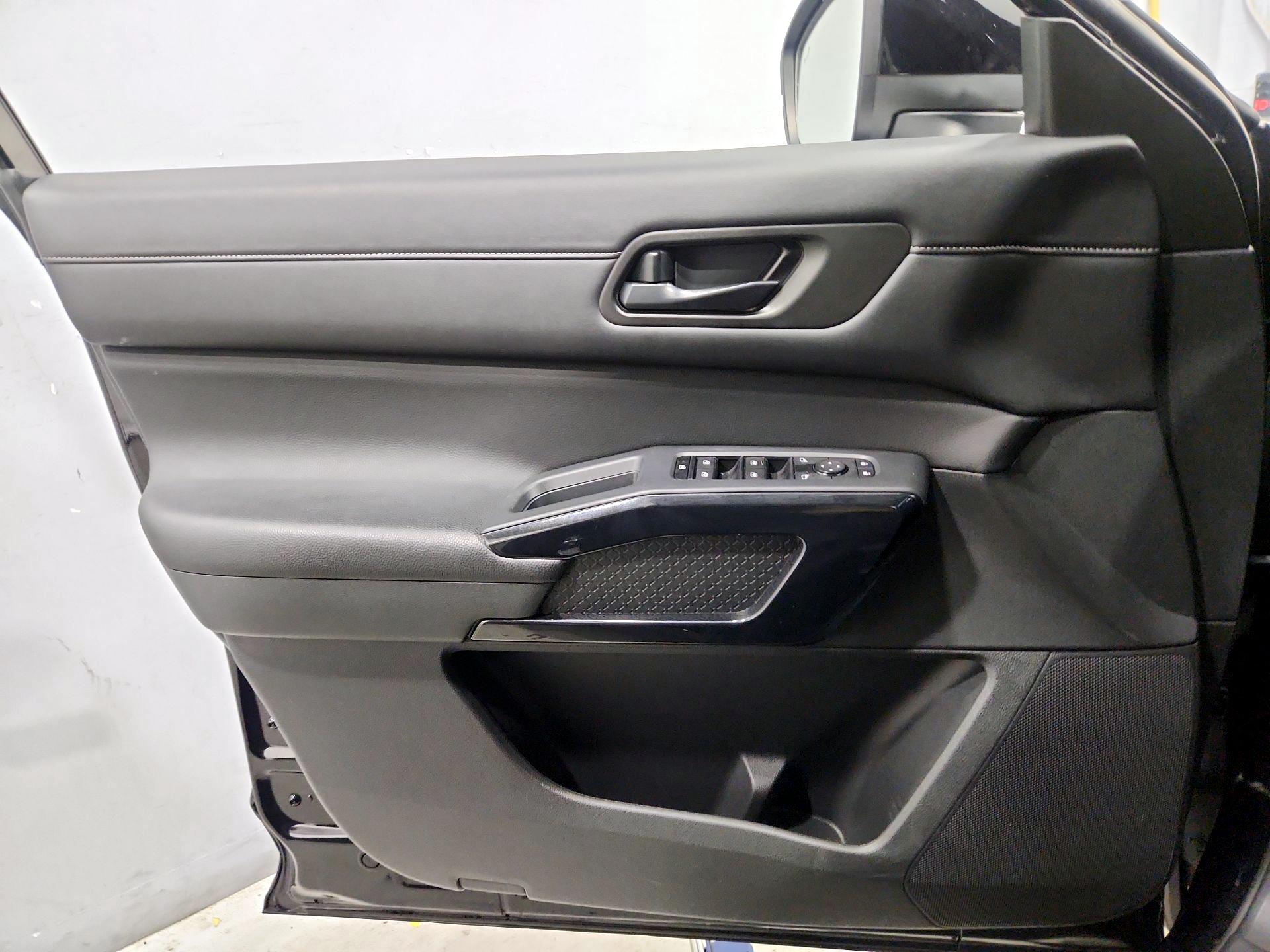 Thumbnail: 2024 Nissan Pathfinder - 12